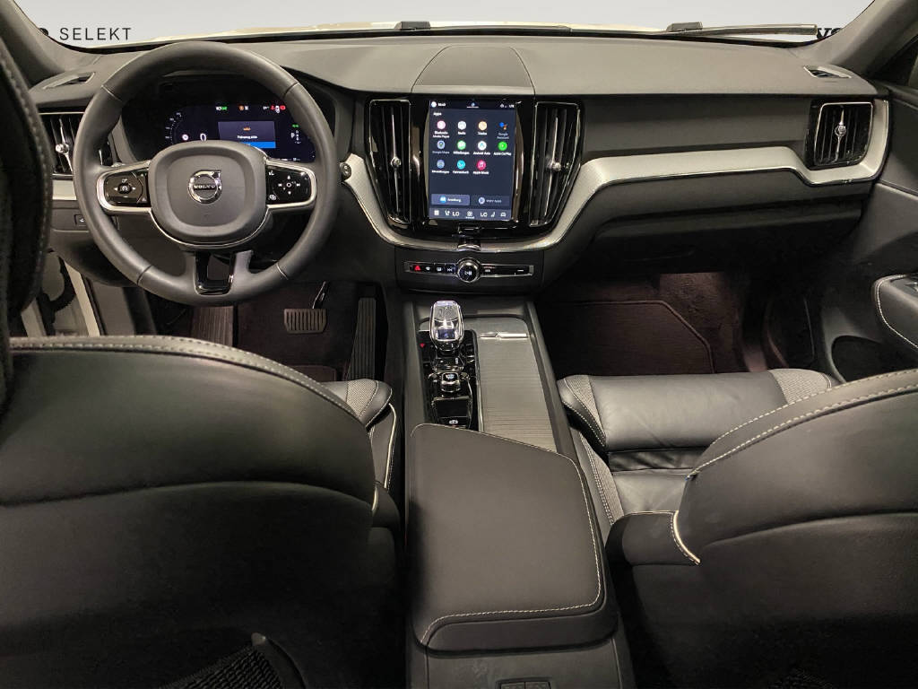 VOLVO XC60 2.0 T6 TE Plus Dark eAWD-image-10