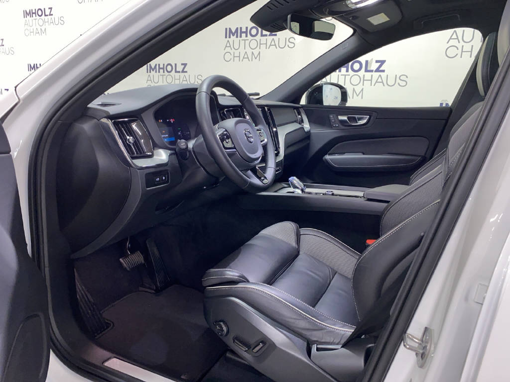 VOLVO XC60 2.0 T6 TE Plus Dark eAWD-image-15