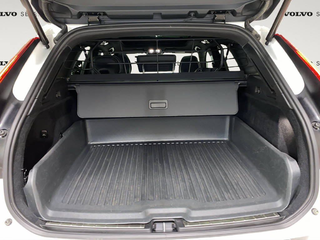 VOLVO XC60 2.0 T6 TE Plus Dark eAWD-image-13