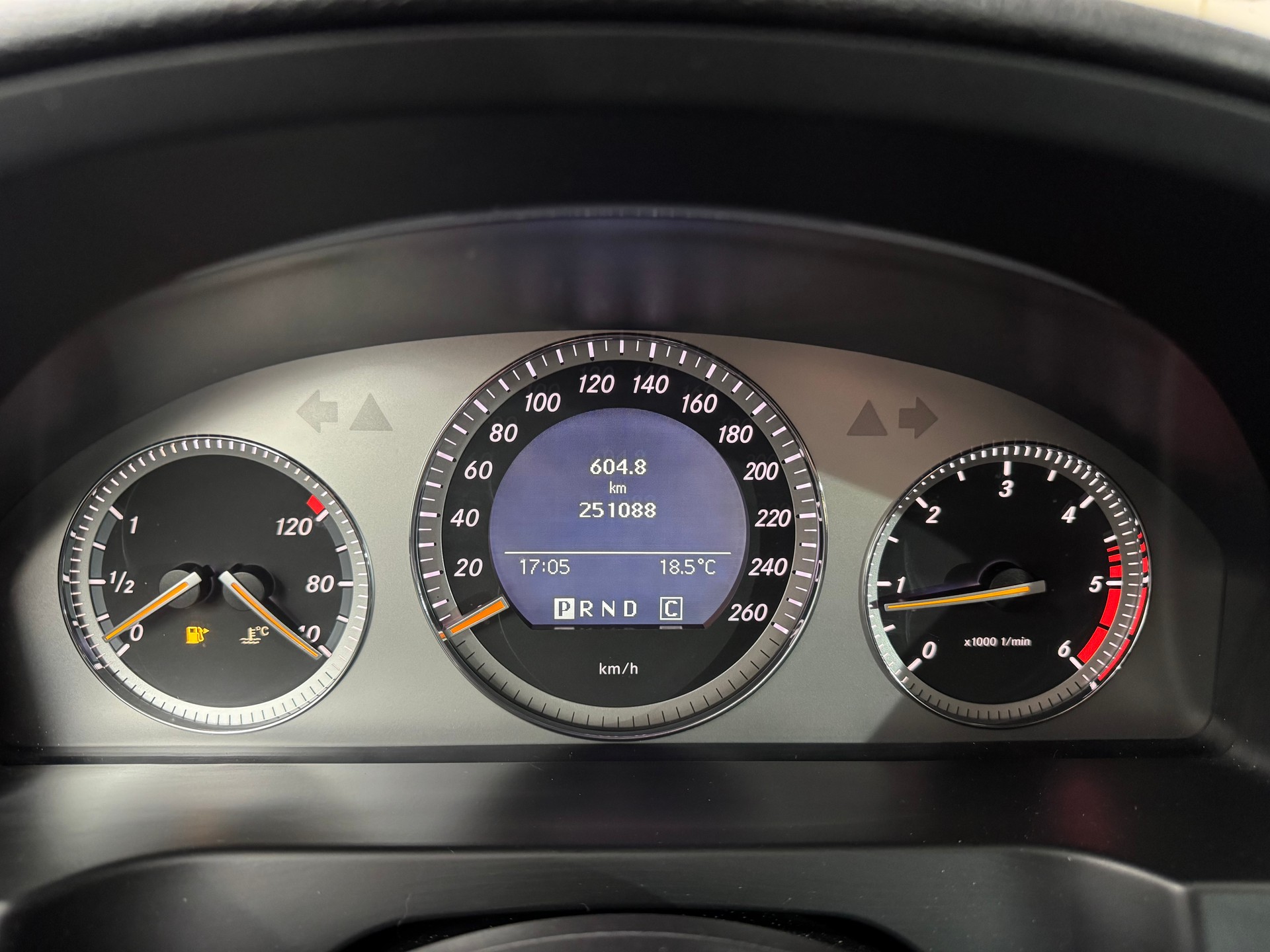 MERCEDES-BENZ C 220 CDI Avantgarde Automatic AMG-Line-image-10
