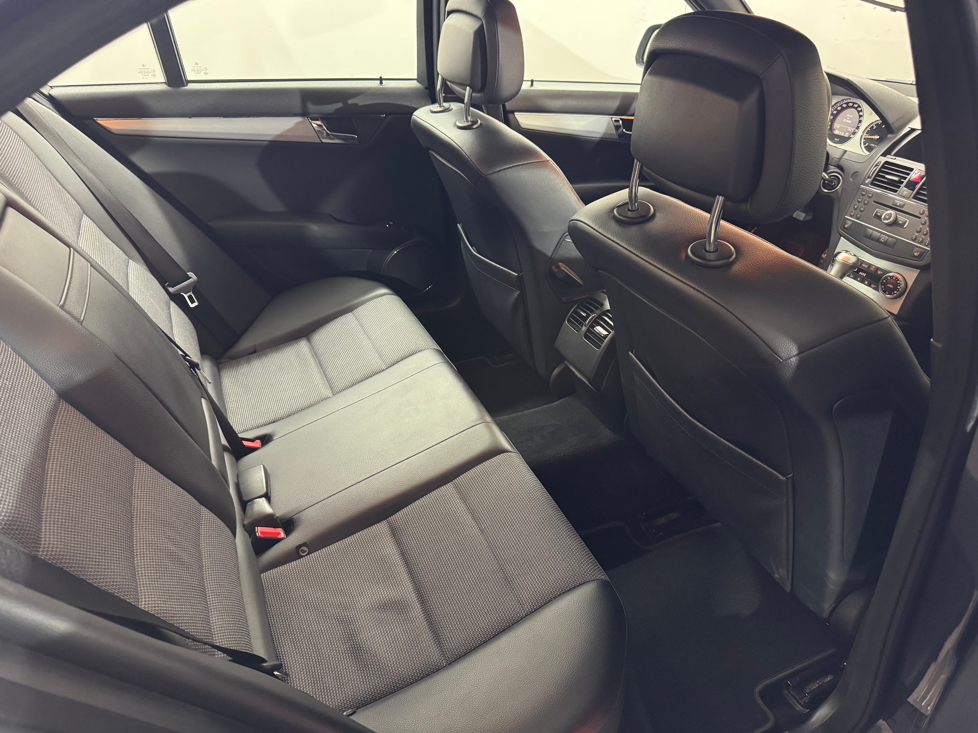 MERCEDES-BENZ C 220 CDI Avantgarde Automatic AMG-Line-image-9
