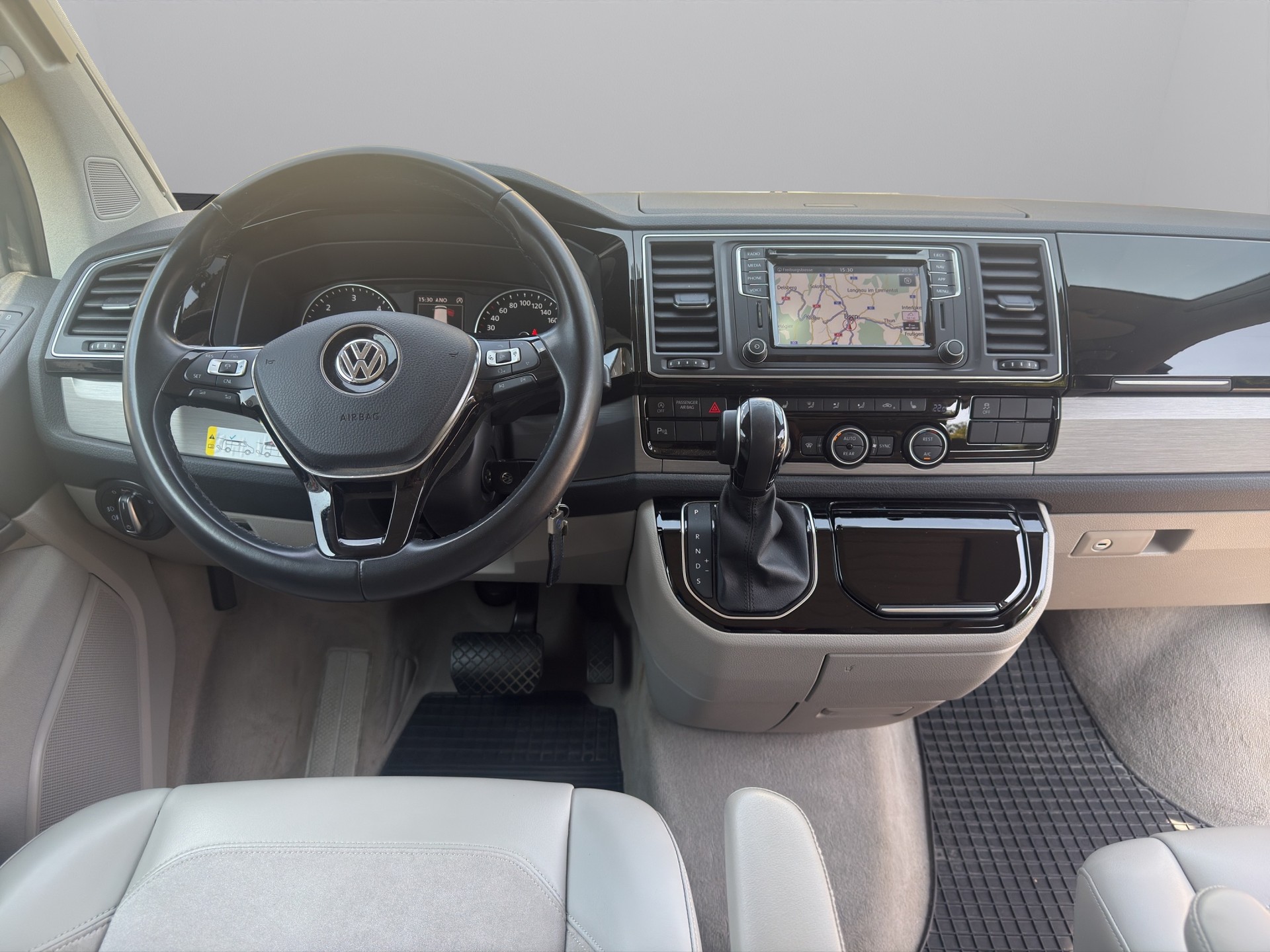 VW T6 California 2.0 TDI Ocean GREY 4Motion DSG-image-16