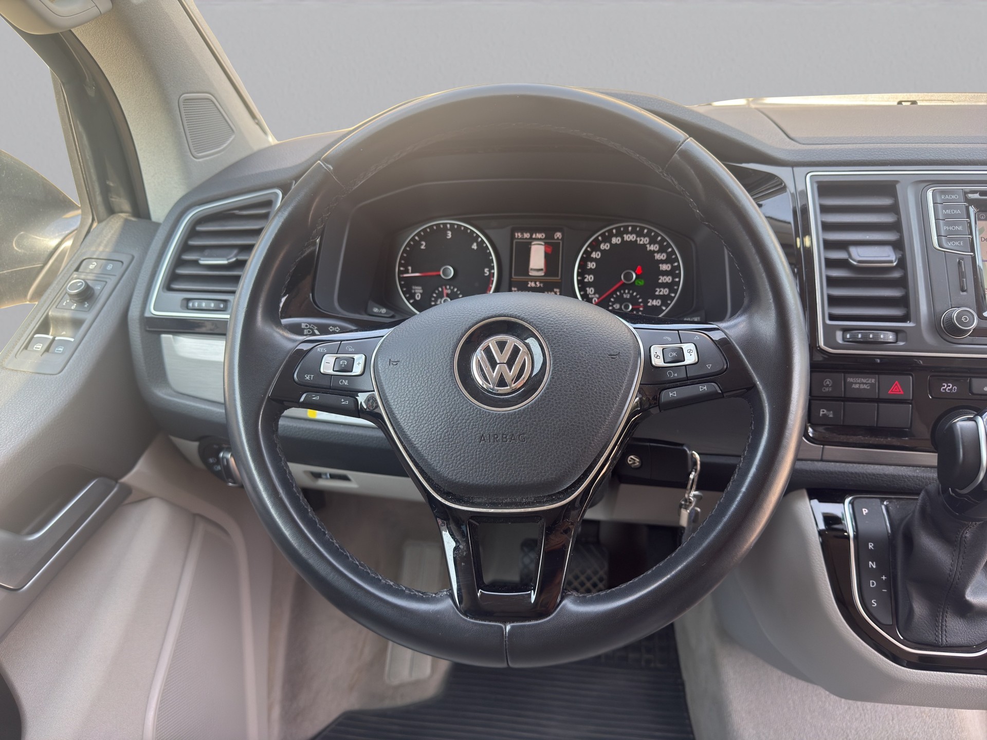 VW T6 California 2.0 TDI Ocean GREY 4Motion DSG-image-15