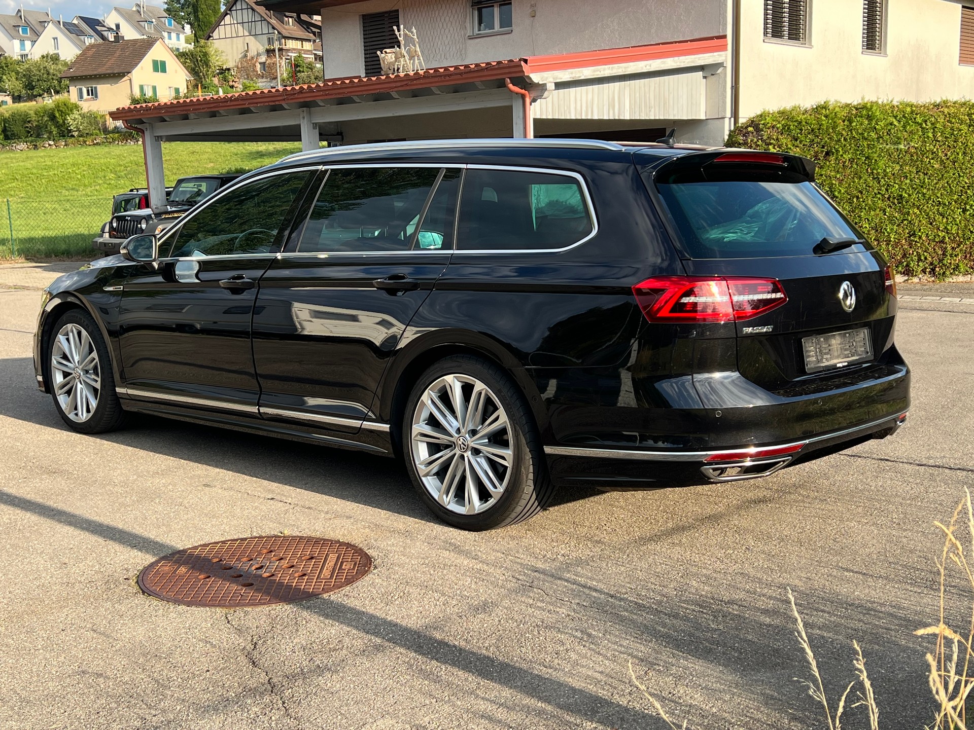 VW Passat Variant 2.0 TSI BMT R-Line Highline 4Motion DSG-image-3