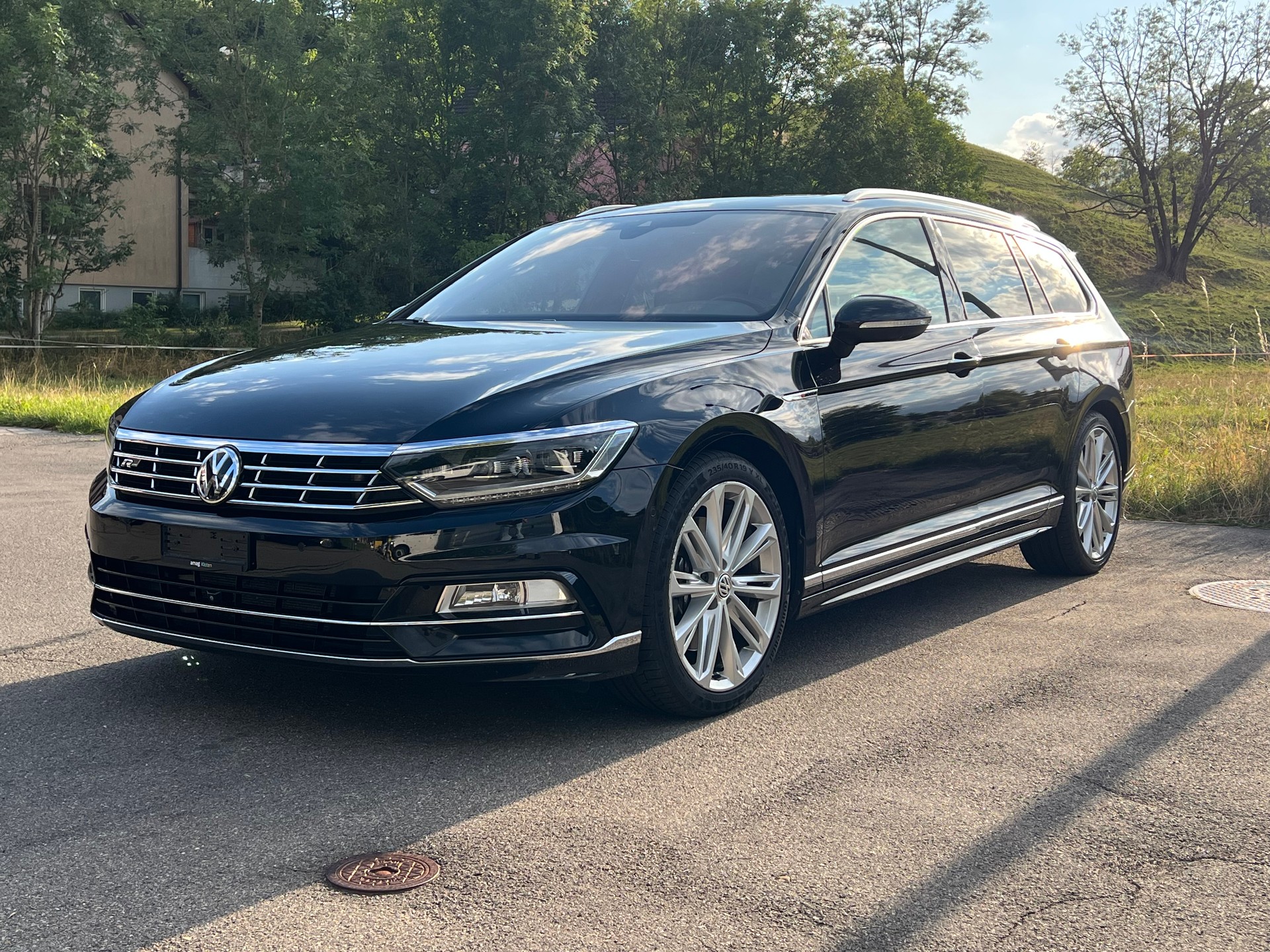 VW Passat Variant 2.0 TSI BMT R-Line Highline 4Motion DSG-image-0