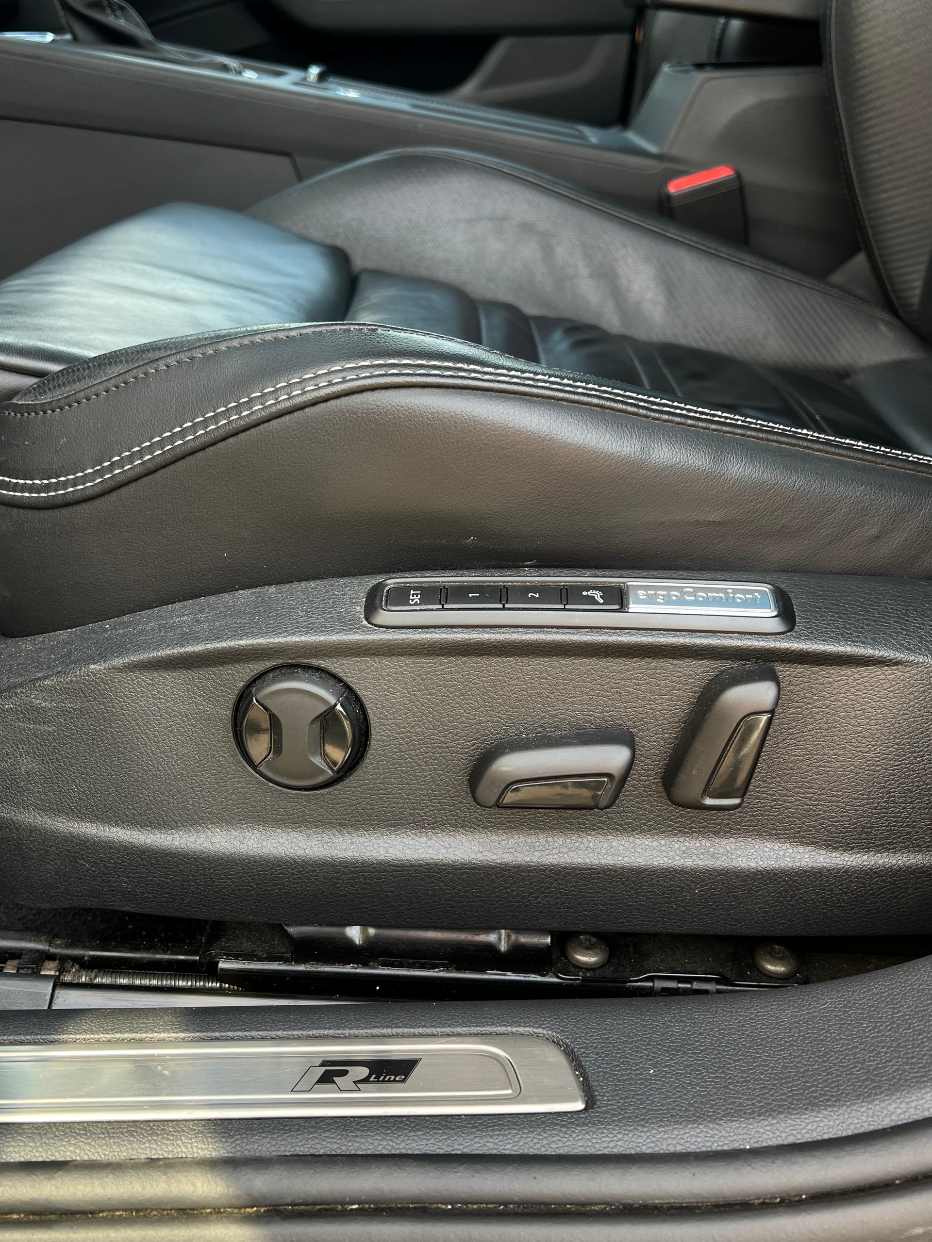 VW Passat Variant 2.0 TSI BMT R-Line Highline 4Motion DSG-image-13