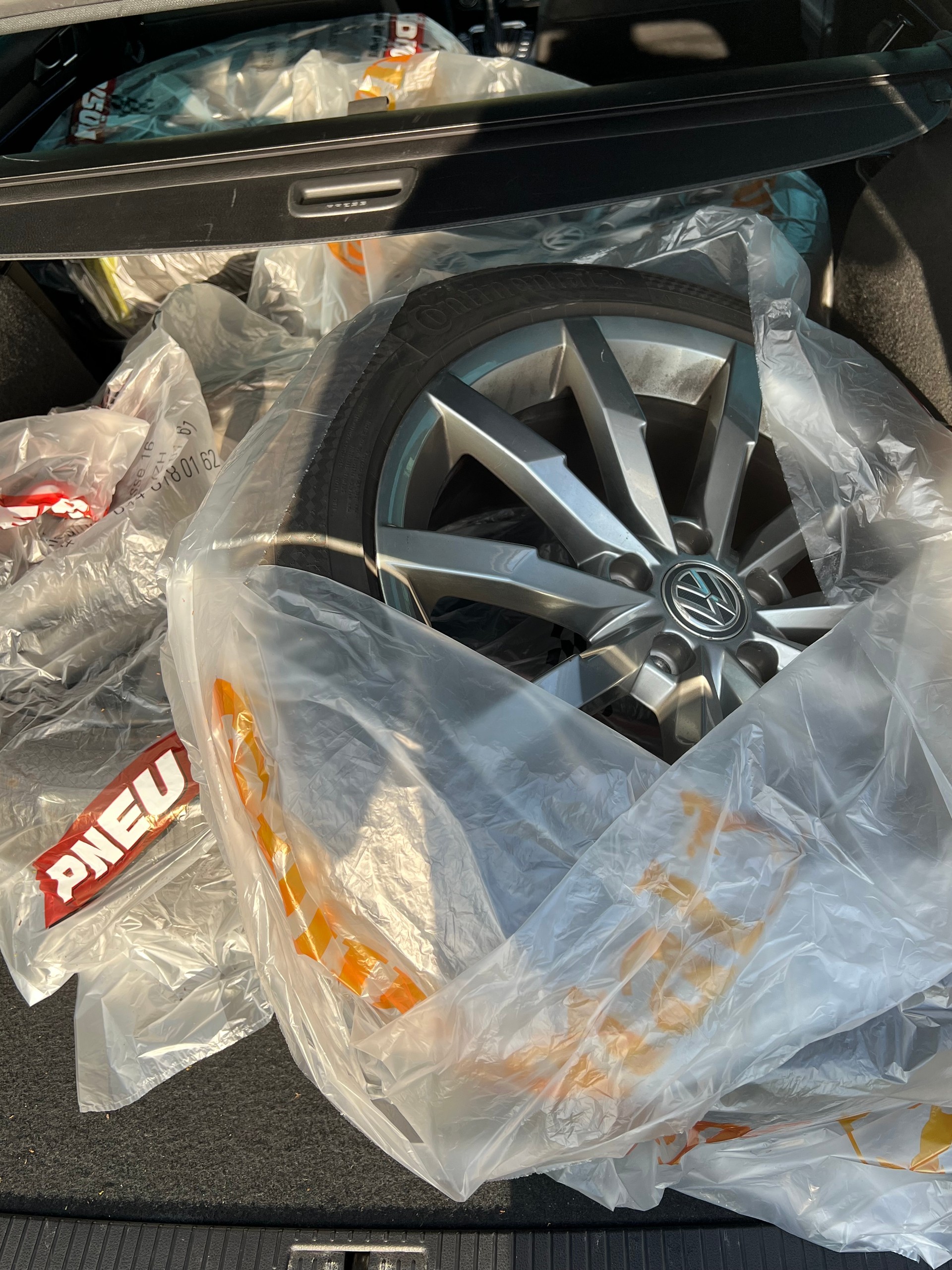 VW Passat Variant 2.0 TSI BMT R-Line Highline 4Motion DSG-image-15