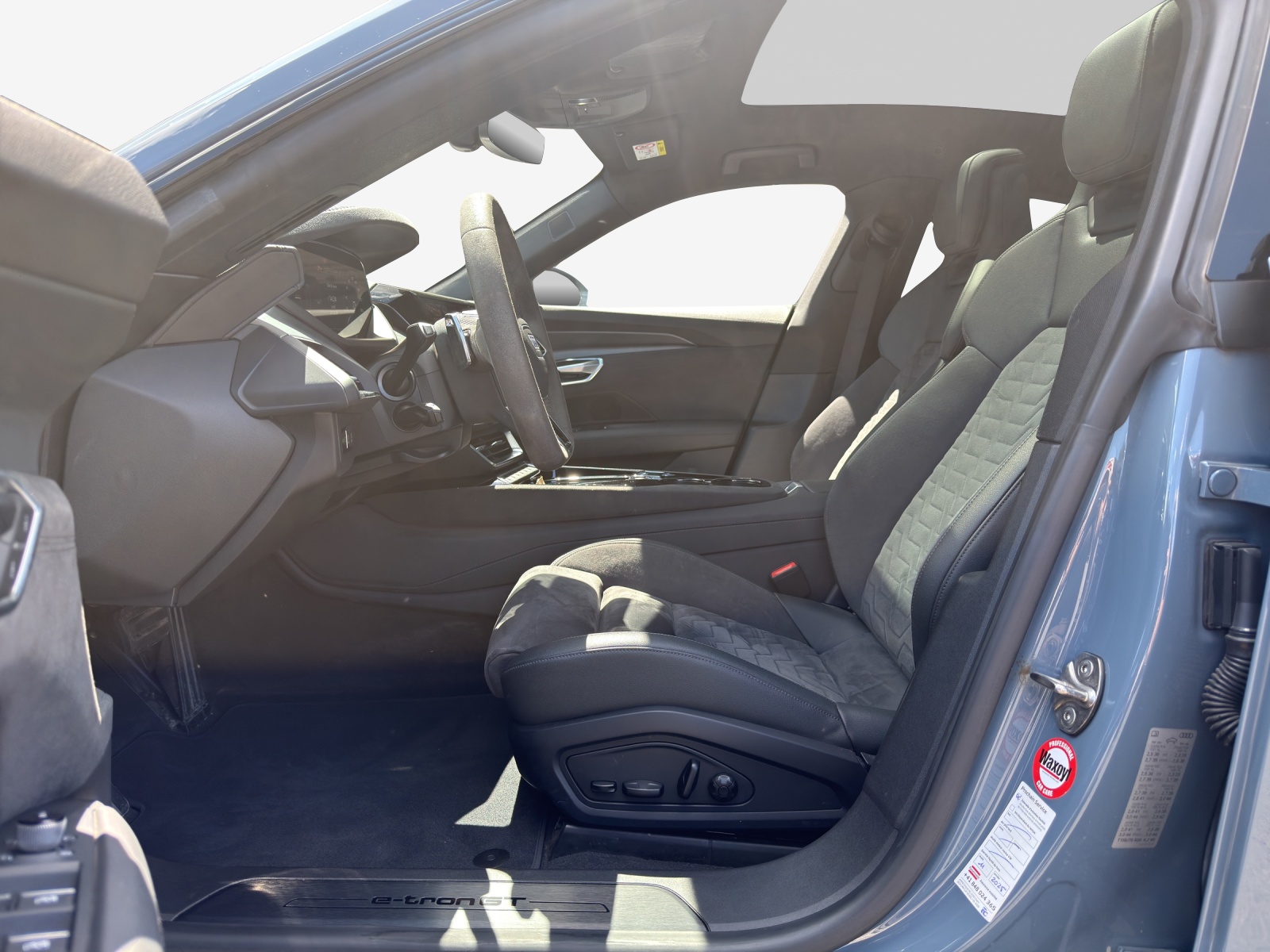 AUDI e-tron GT quattro-image-8