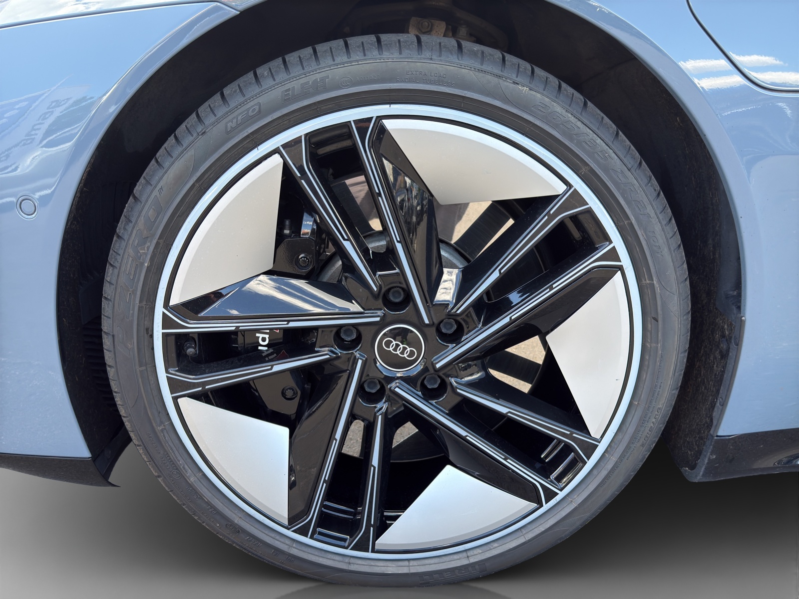 AUDI e-tron GT quattro-image-14