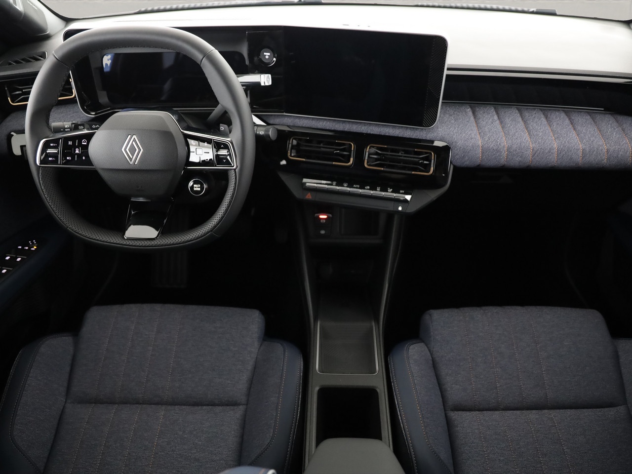 RENAULT R4 E-Tech Comfort Range techno-image-4