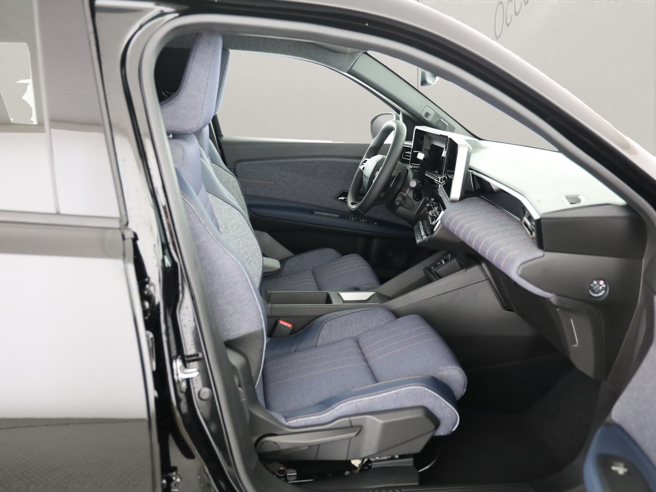 RENAULT R4 E-Tech Comfort Range techno-image-6