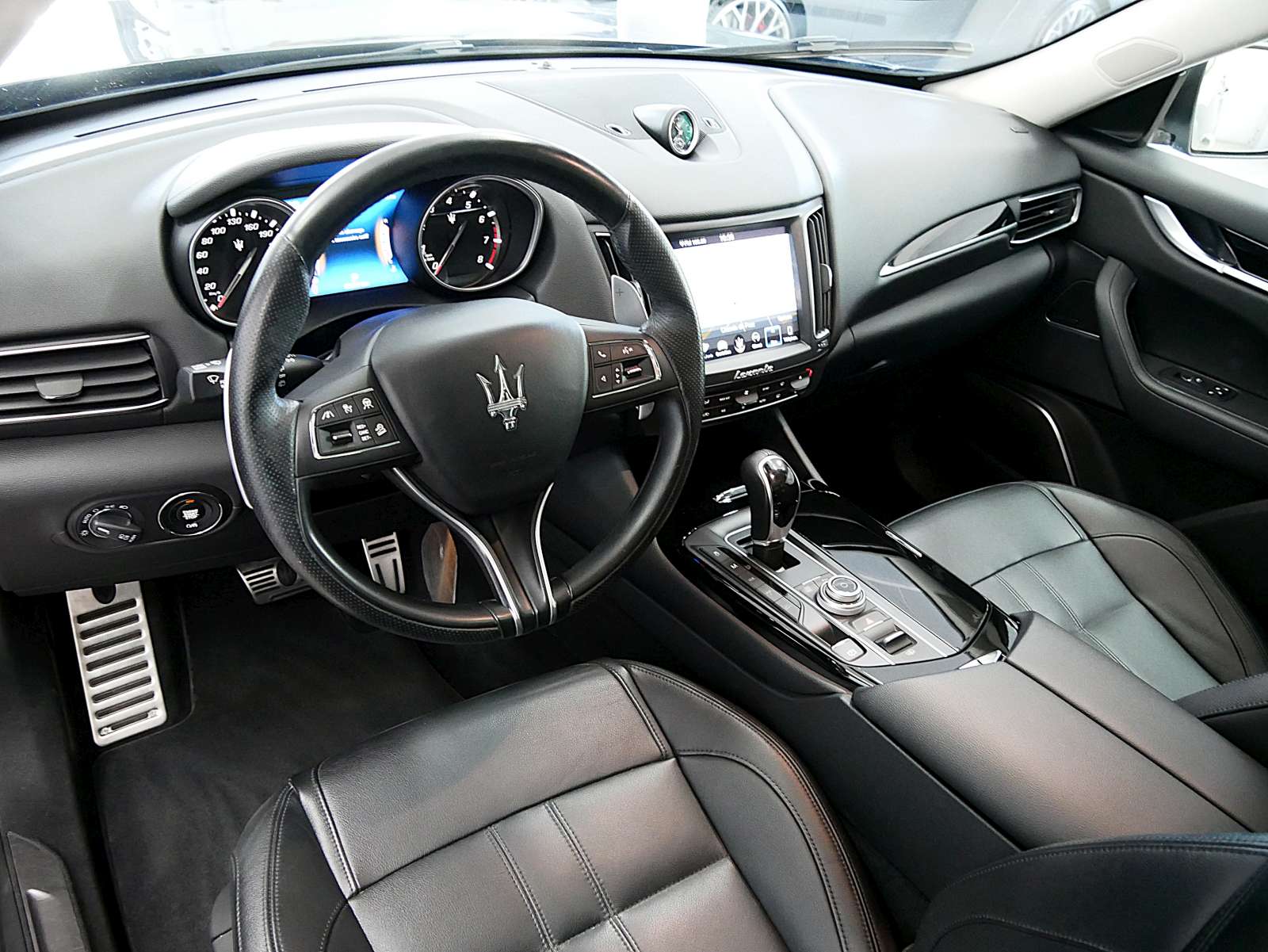 MASERATI Levante 3.0 V6 GranSport Automatica-image-9