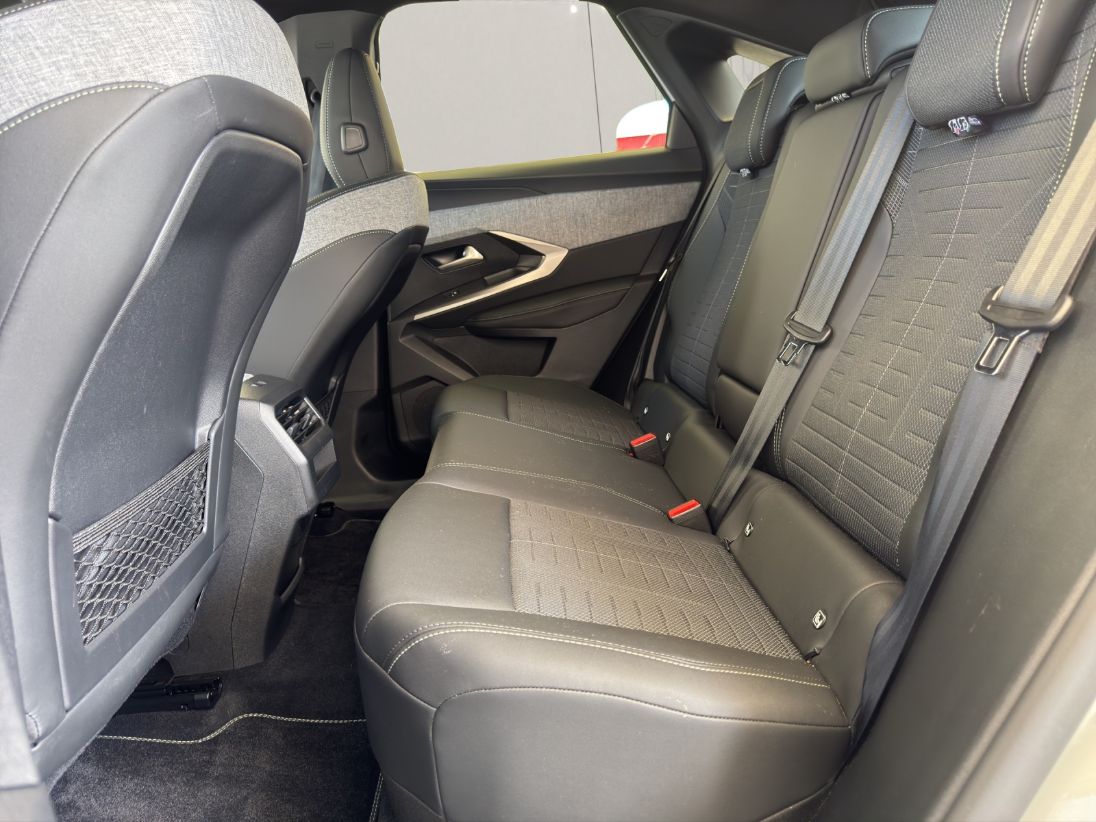 PEUGEOT 3008 1.2 Hybrid 145PS GT *Automat*-image-19