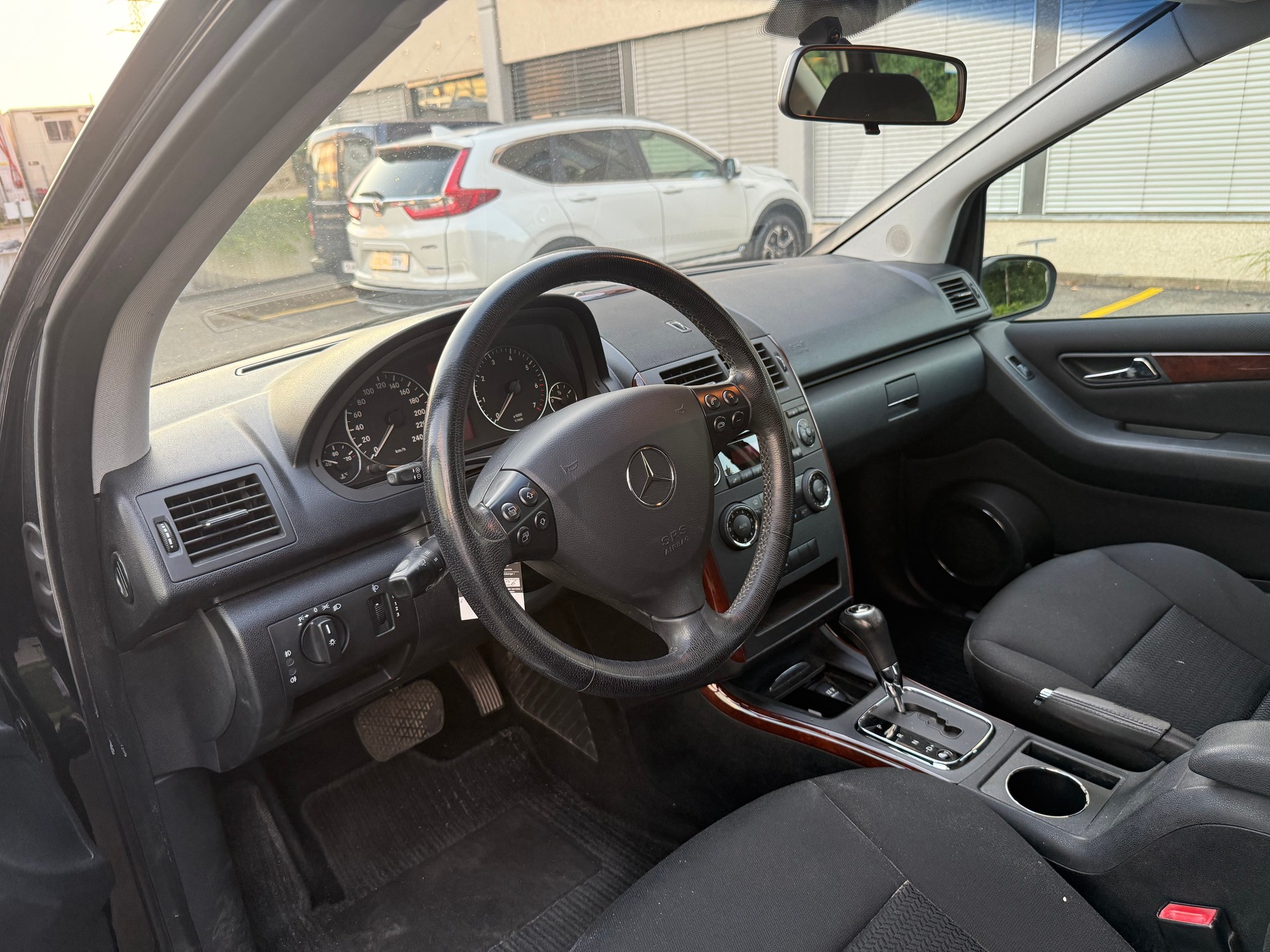 MERCEDES-BENZ A 200 Elégance-image-6