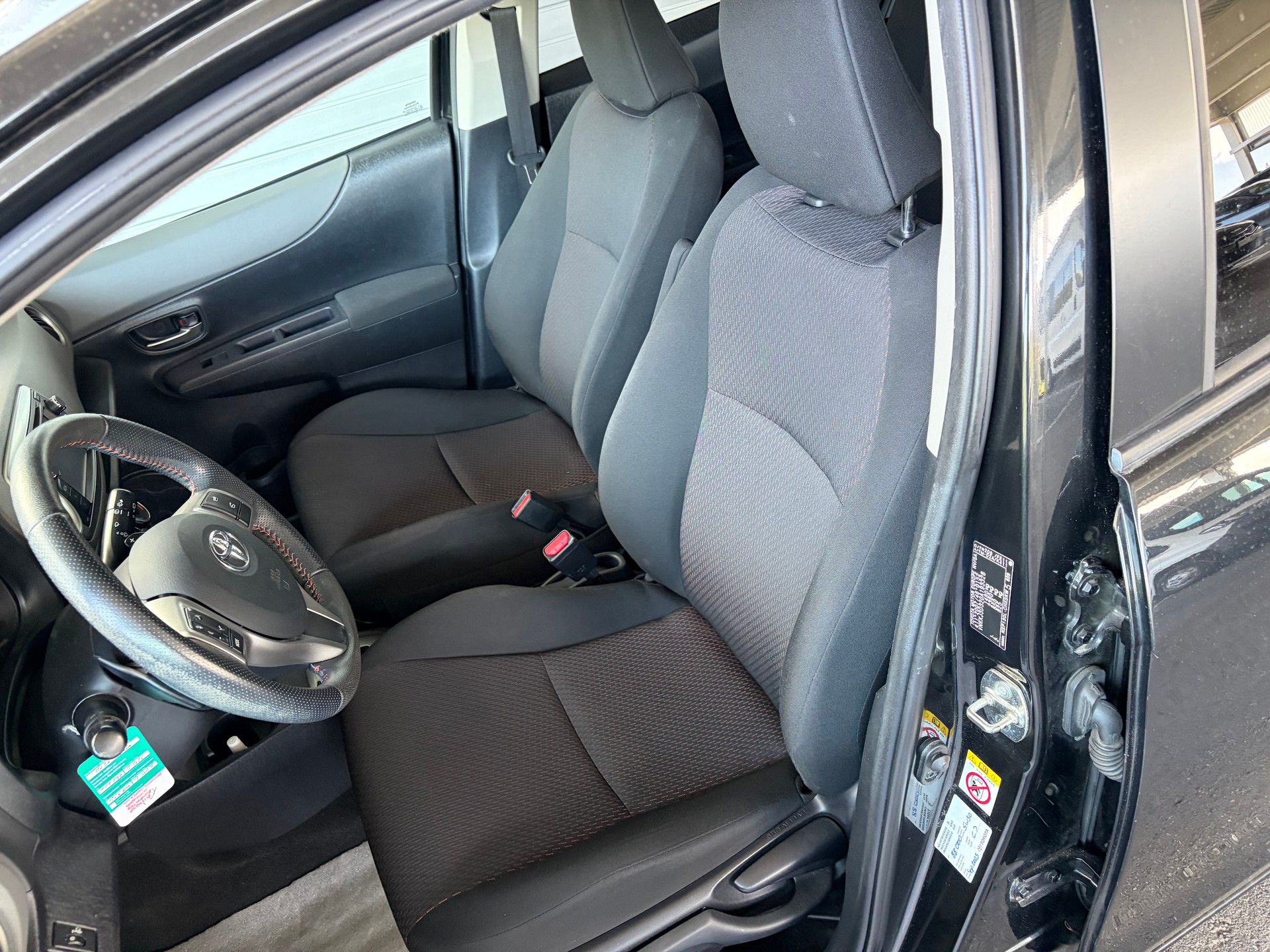 TOYOTA Yaris 1.33 Style Multidrive-image-5