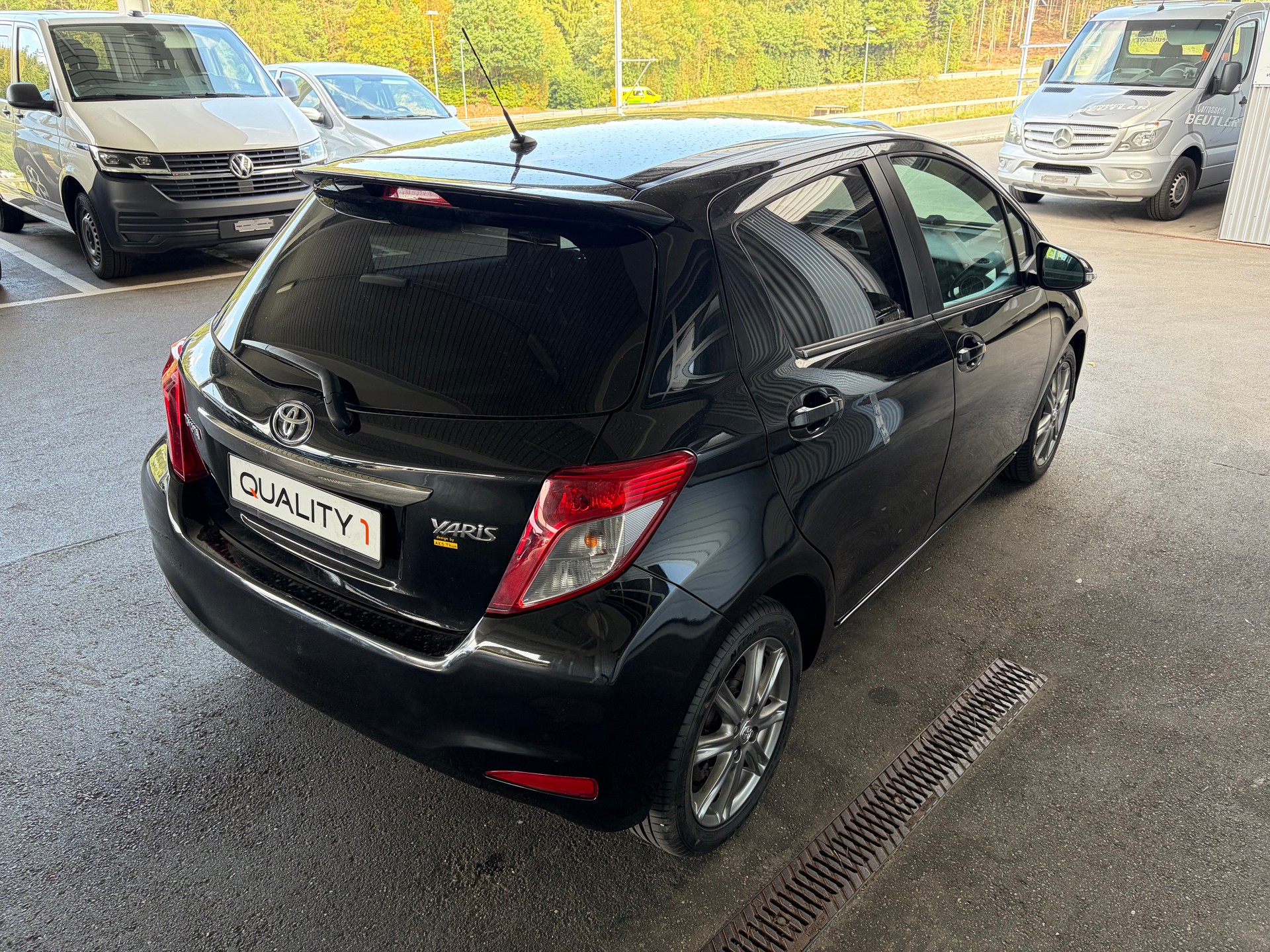 TOYOTA Yaris 1.33 Style Multidrive-image-3