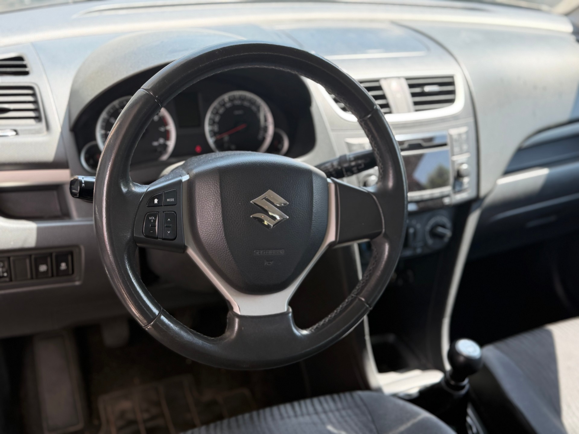 SUZUKI Swift 1.2i 16V GL-image-5