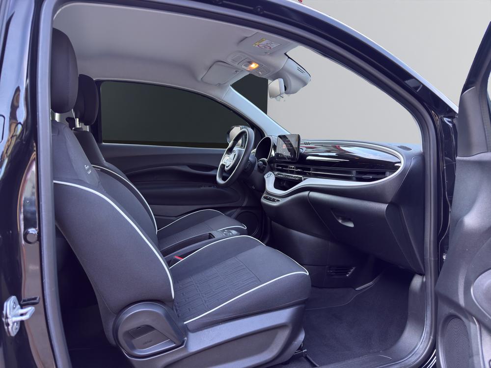 FIAT 500 electric 70 kW Black Edition-image-15