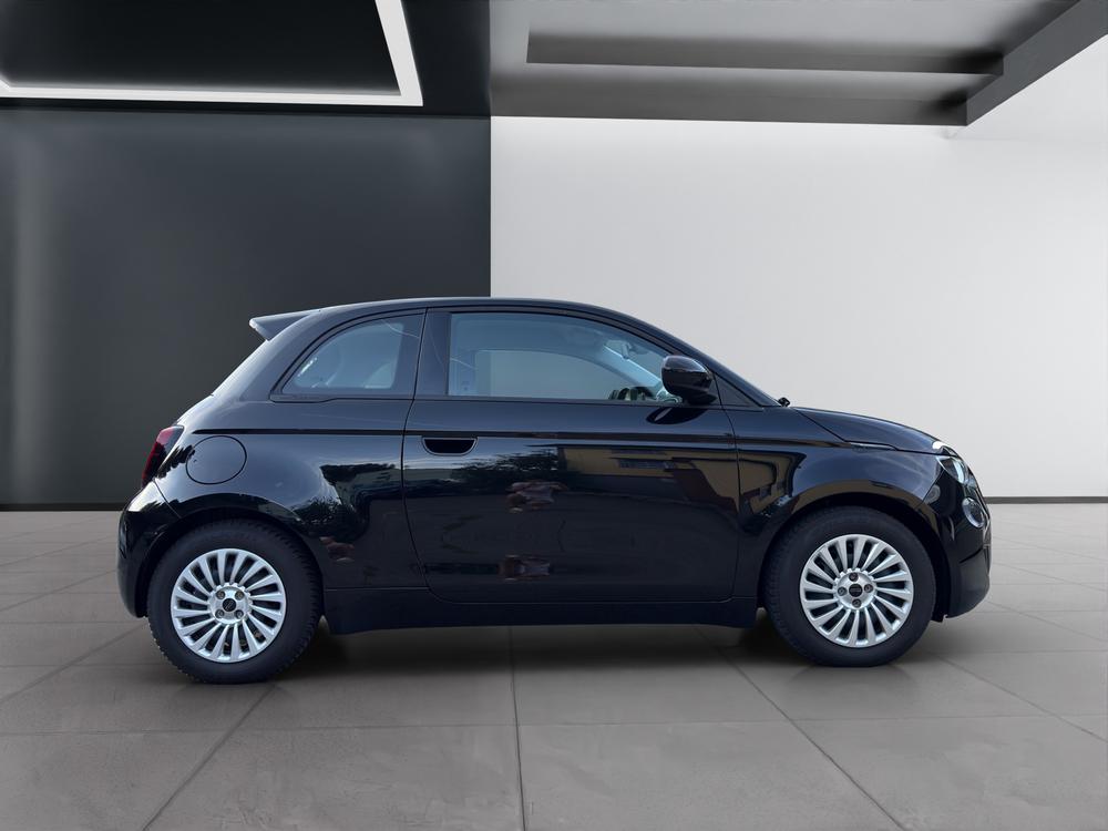 FIAT 500 electric 70 kW Black Edition-image-6