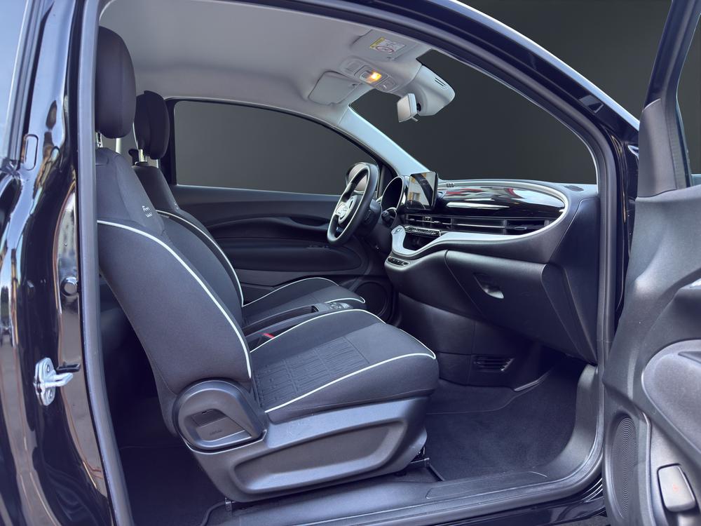 FIAT 500 electric 70 kW Black Edition-image-12