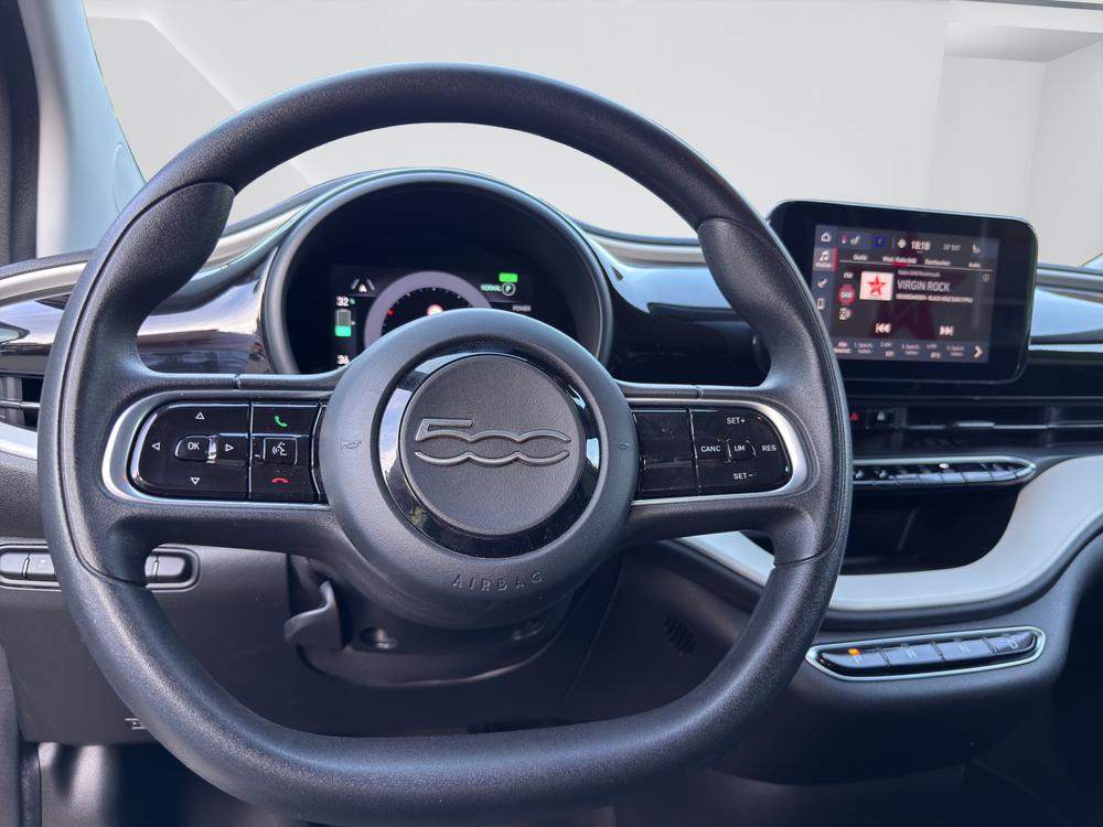 FIAT 500 electric 70 kW Black Edition-image-9