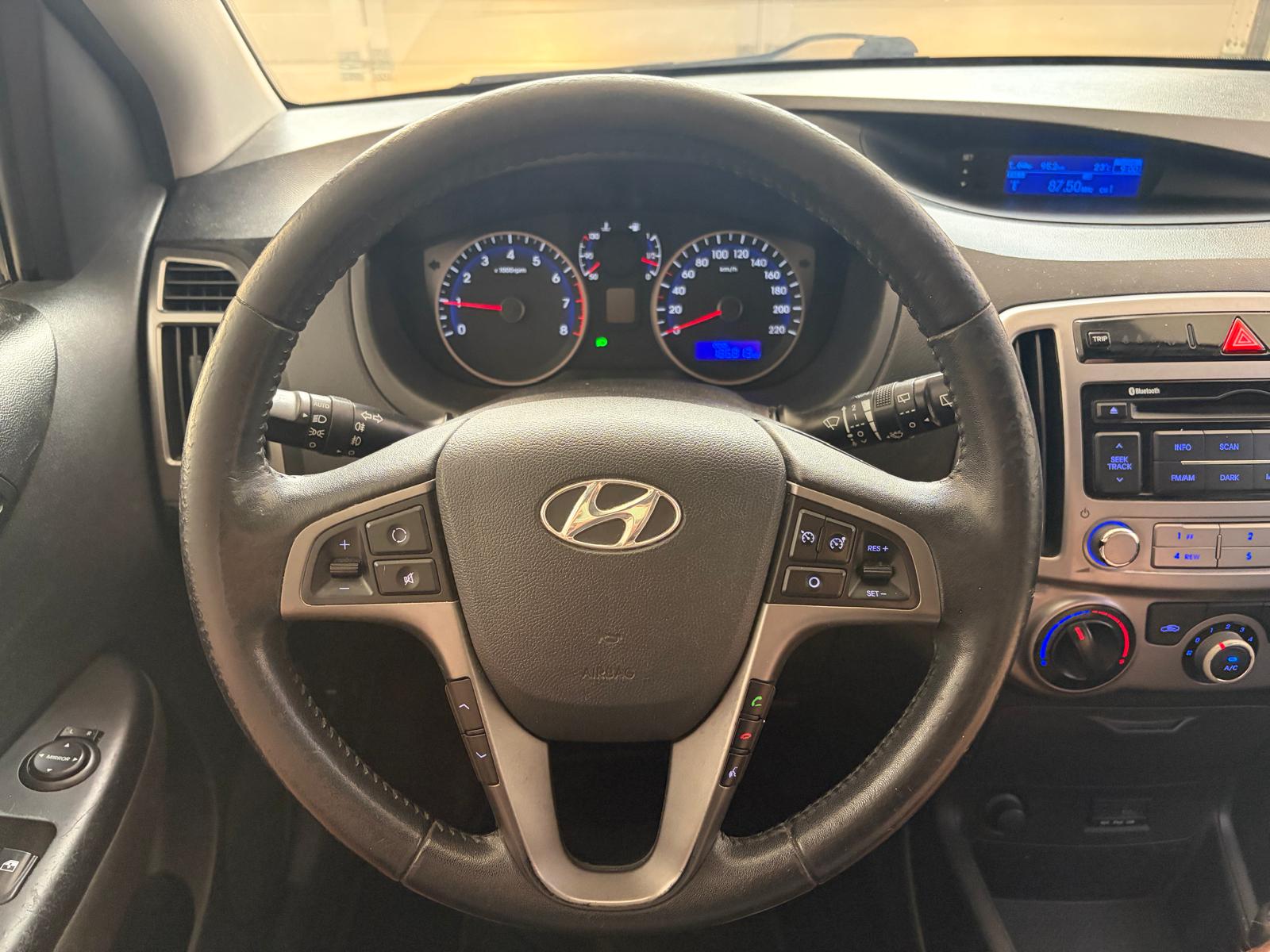 HYUNDAI i20 1.2 Comfort-image-15