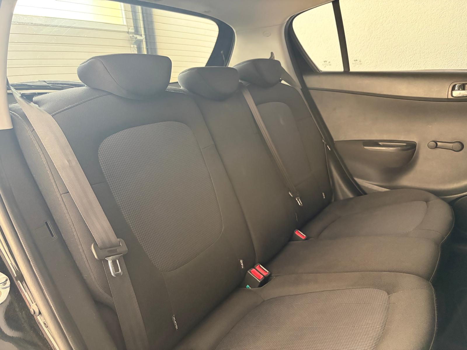 HYUNDAI i20 1.2 Comfort-image-12