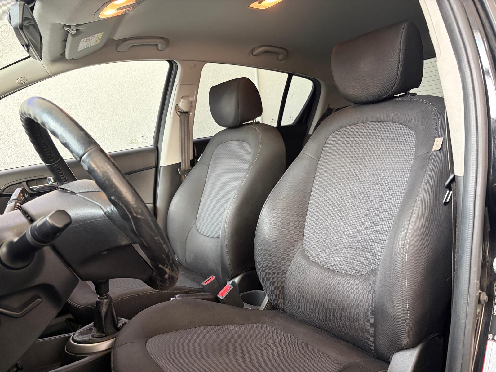 HYUNDAI i20 1.2 Comfort-image-9