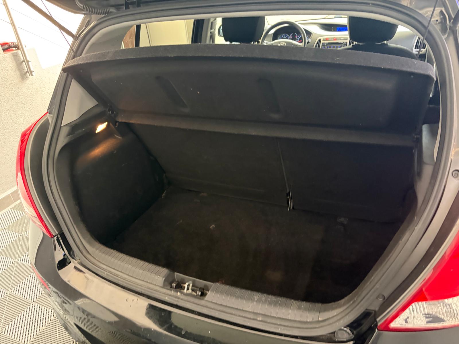 HYUNDAI i20 1.2 Comfort-image-20