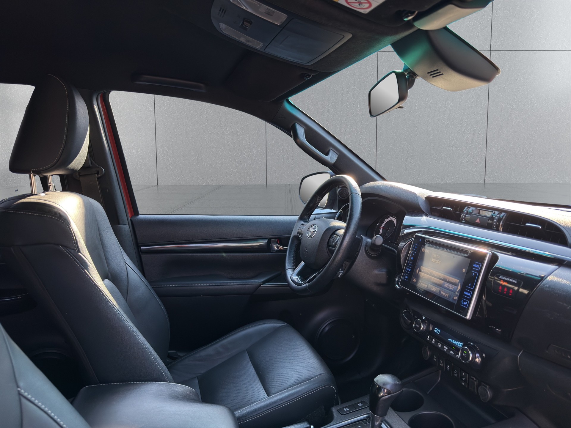 TOYOTA Hilux 2.4-4D Sol Premium Double Cab 4x4 A-image-12