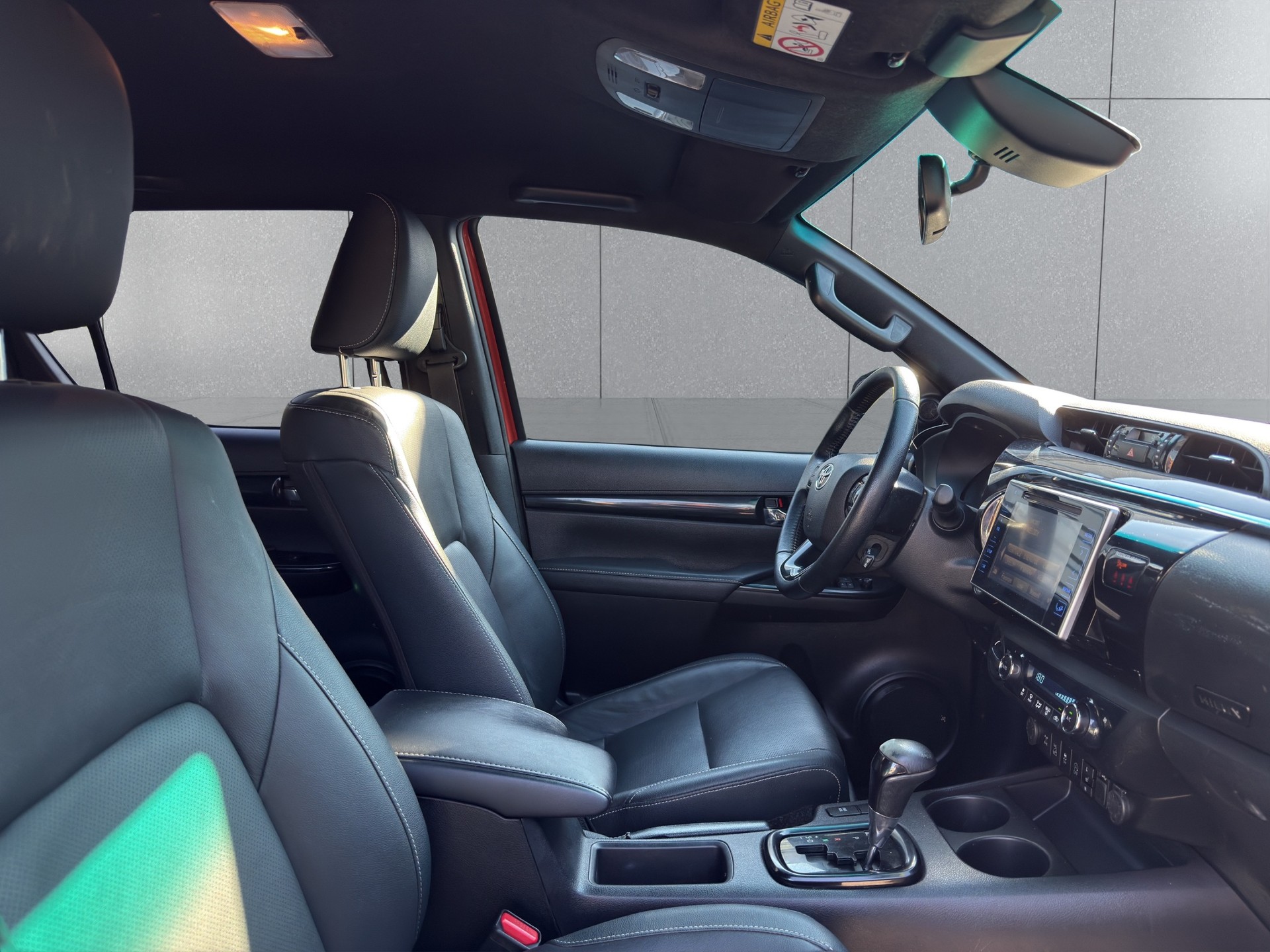 TOYOTA Hilux 2.4-4D Sol Premium Double Cab 4x4 A-image-10