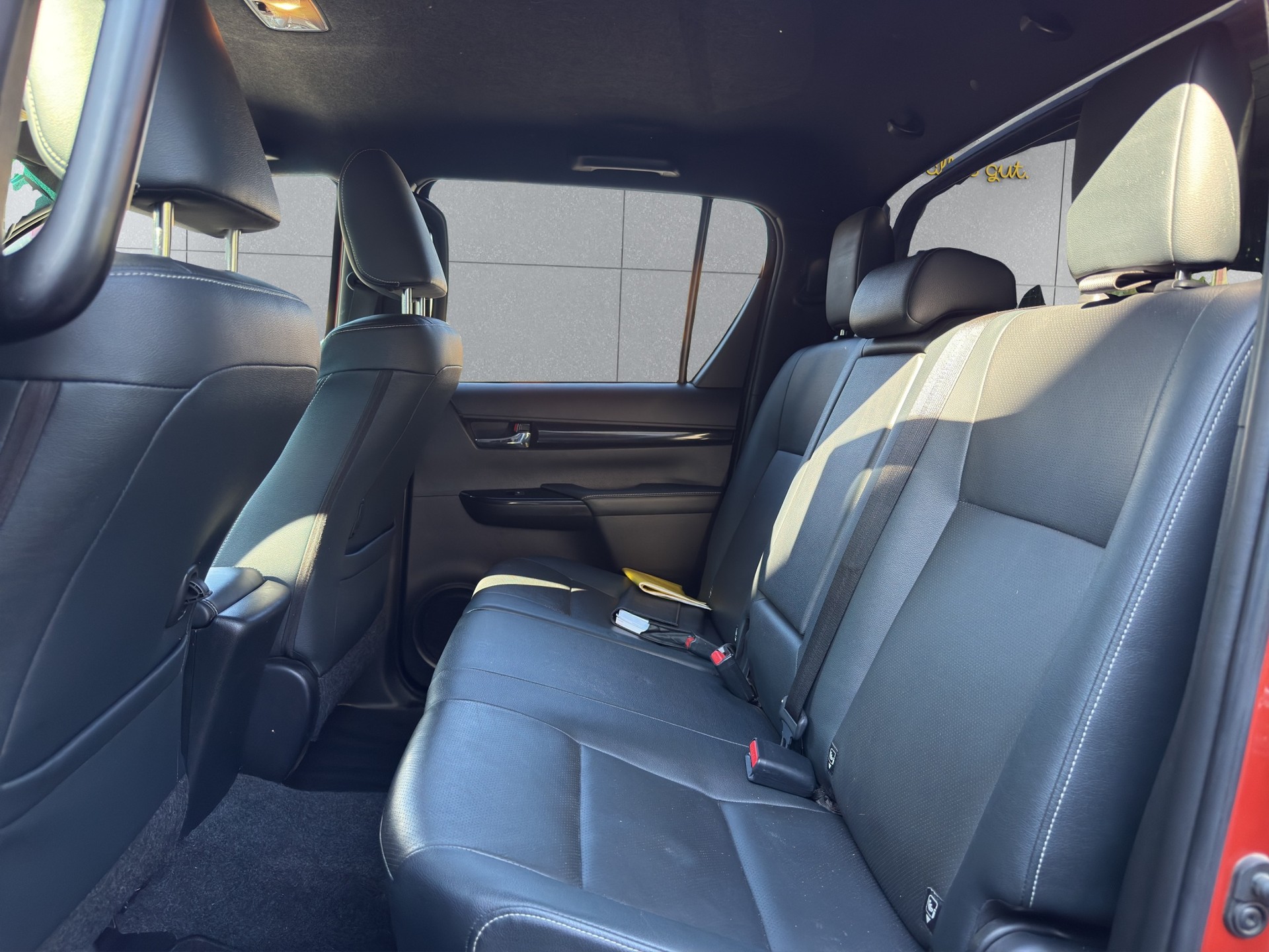 TOYOTA Hilux 2.4-4D Sol Premium Double Cab 4x4 A-image-11
