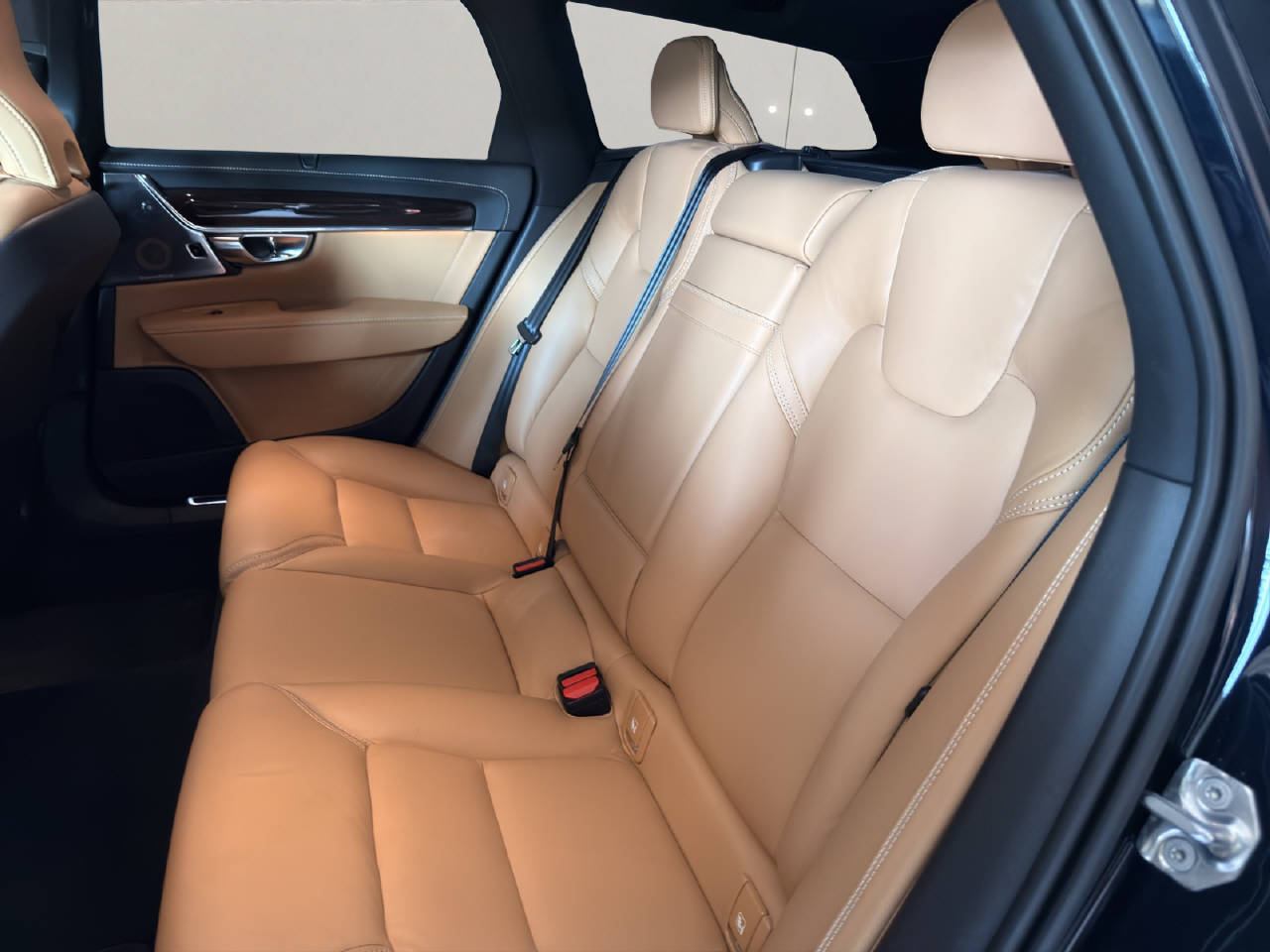 VOLVO V90 2.0 T6 Inscription AWD-image-5