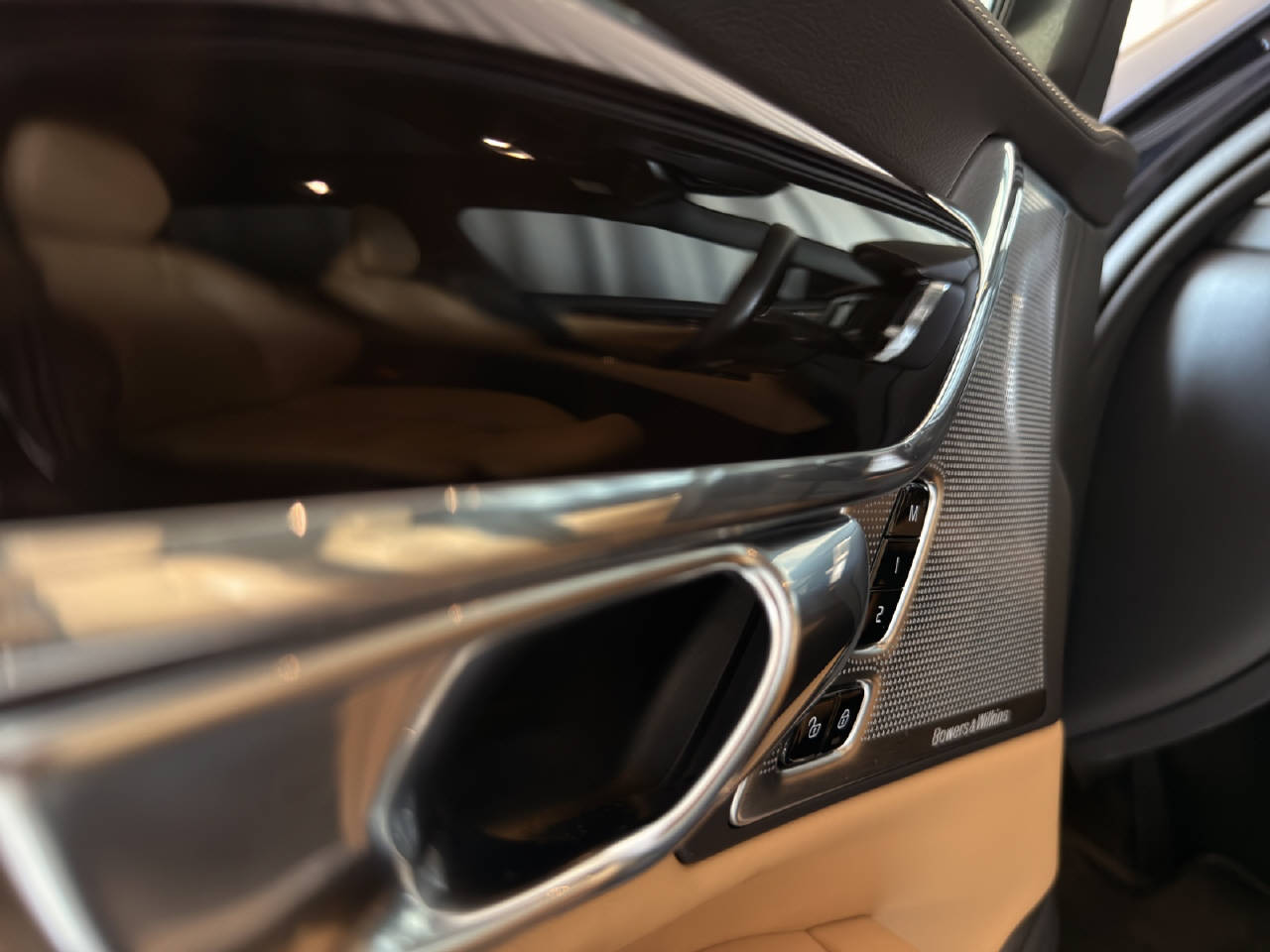 VOLVO V90 2.0 T6 Inscription AWD-image-14