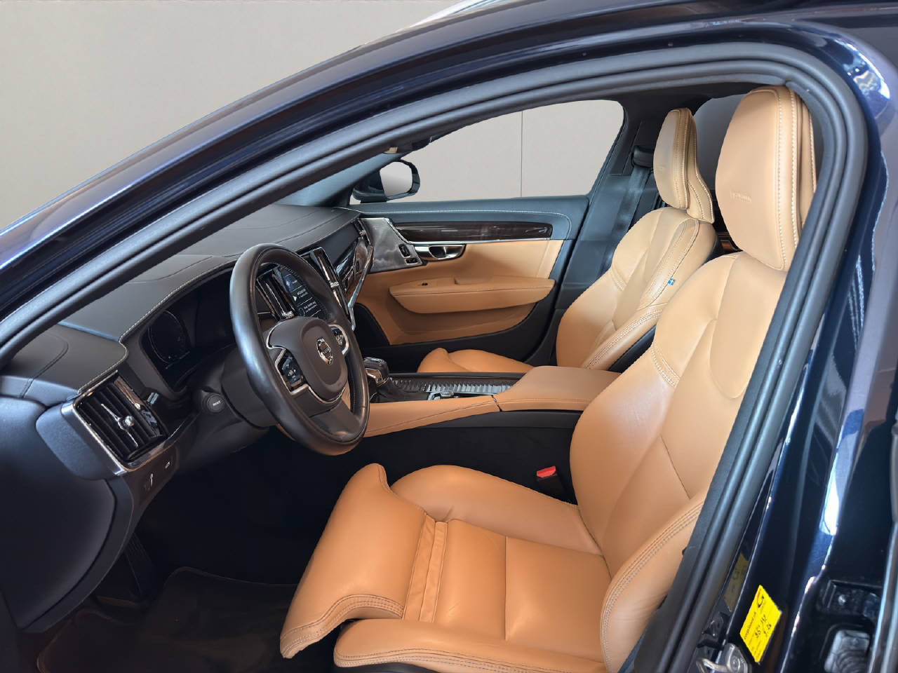 VOLVO V90 2.0 T6 Inscription AWD-image-4