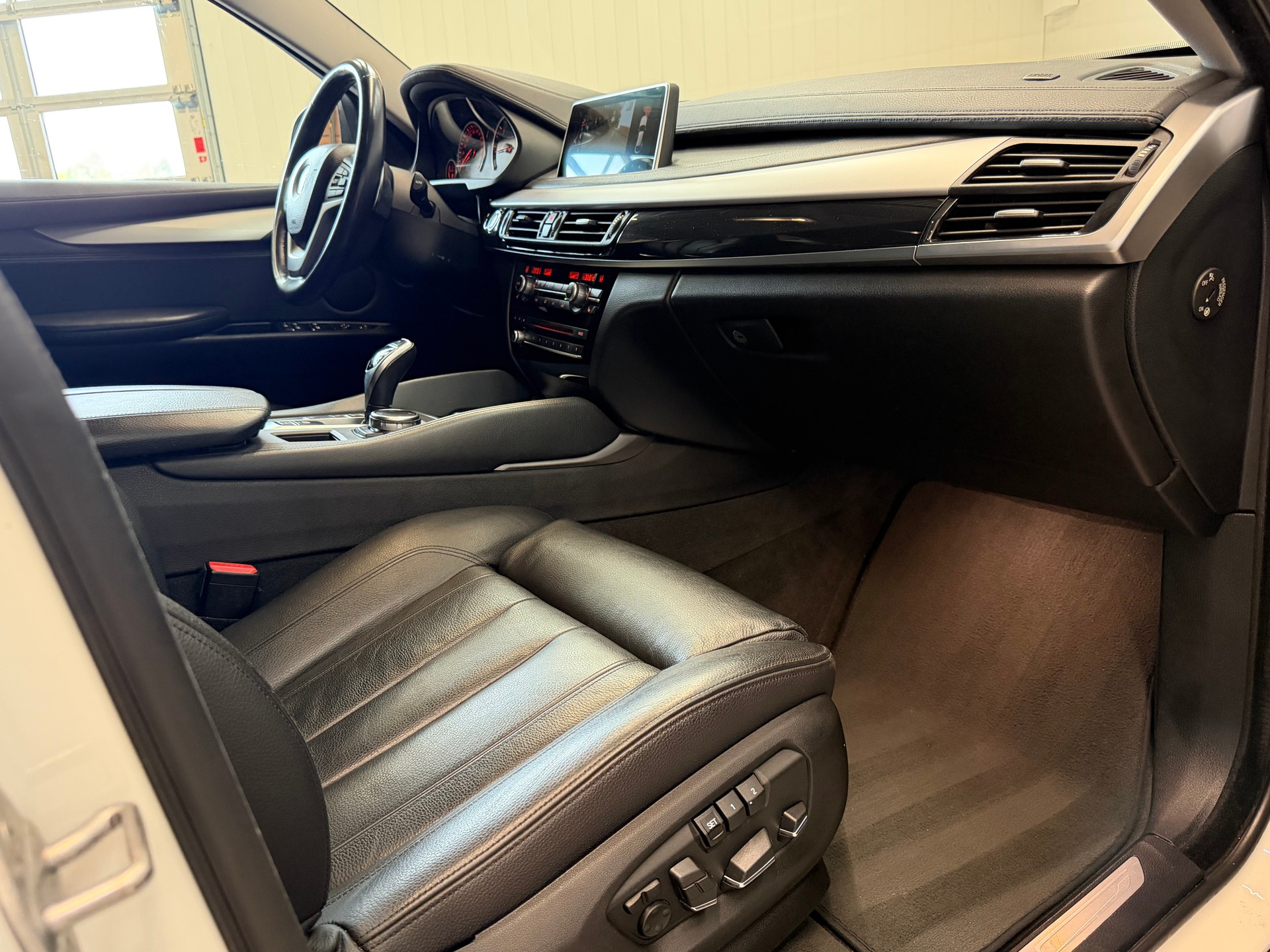 BMW X6 xDrive 30d Steptronic *frisch ab MFK & Service-image-17