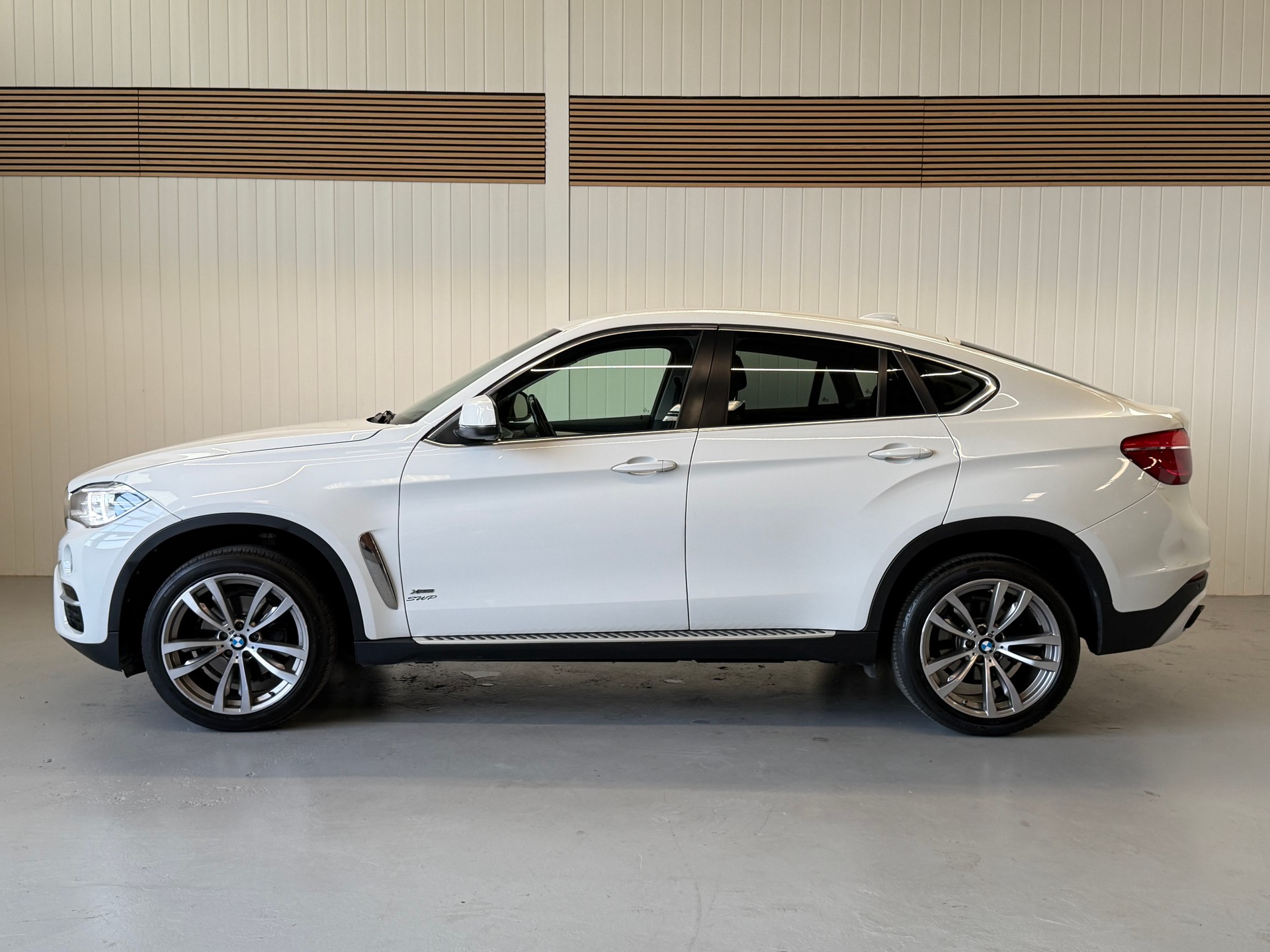 BMW X6 xDrive 30d Steptronic *frisch ab MFK & Service-image-1