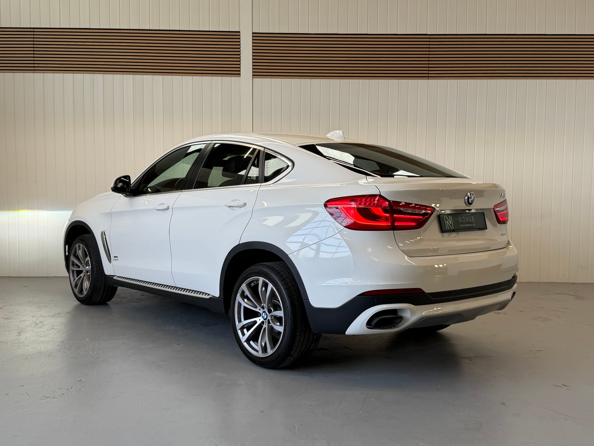 BMW X6 xDrive 30d Steptronic *frisch ab MFK & Service-image-2