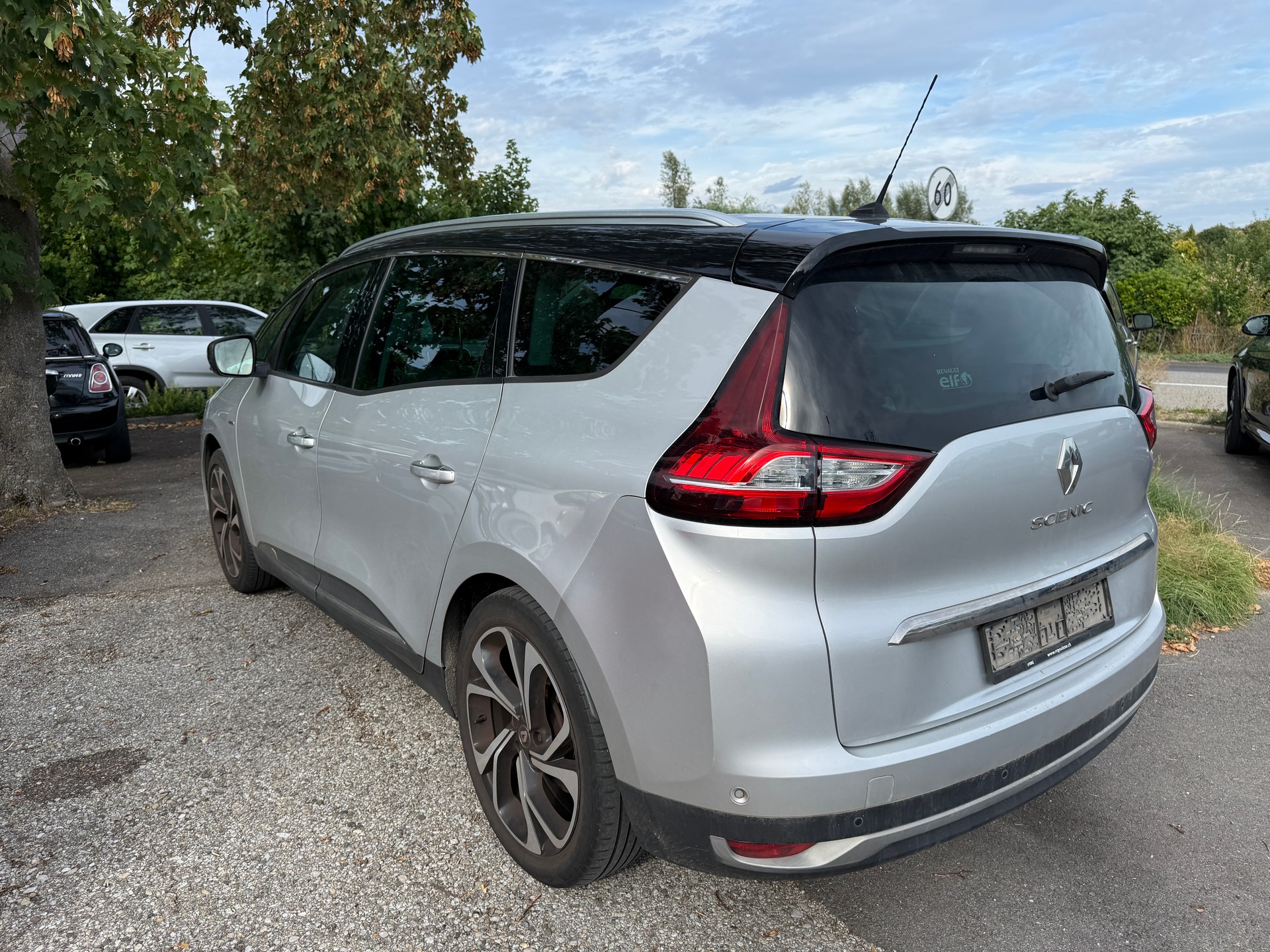 RENAULT Grand Scénic 1.2 16V Turbo Bose-image-4