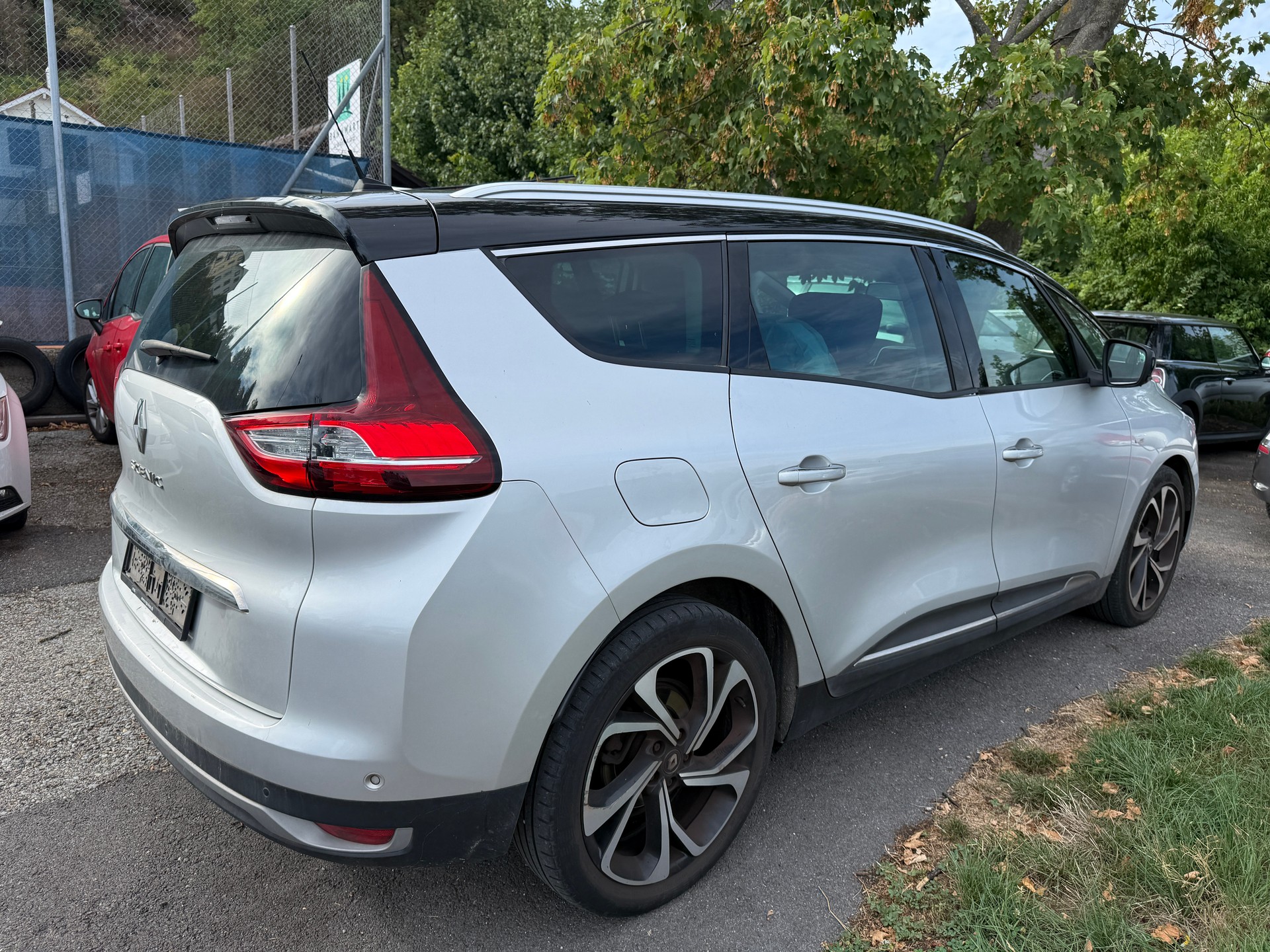 RENAULT Grand Scénic 1.2 16V Turbo Bose-image-2
