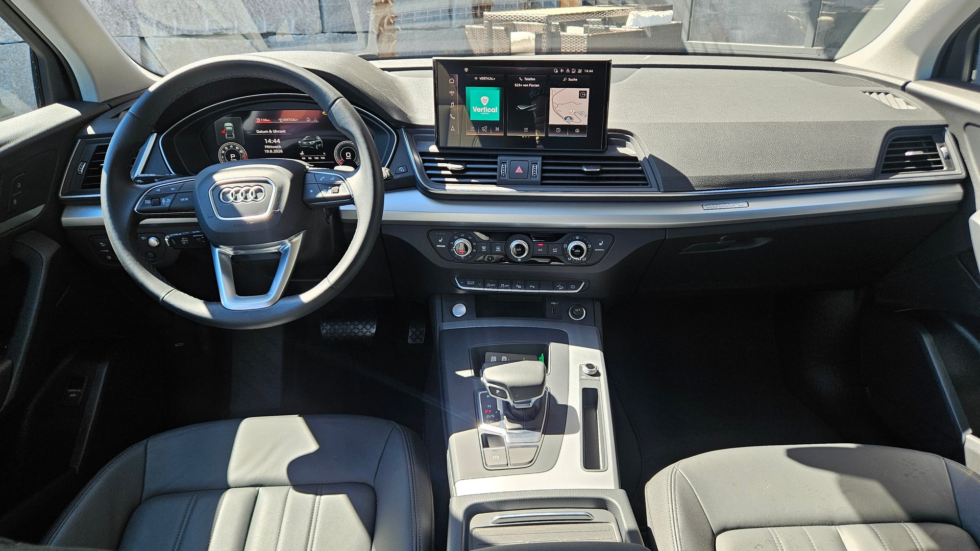 AUDI Q5 45 TFSI S-line quattro S-tronic-image-12