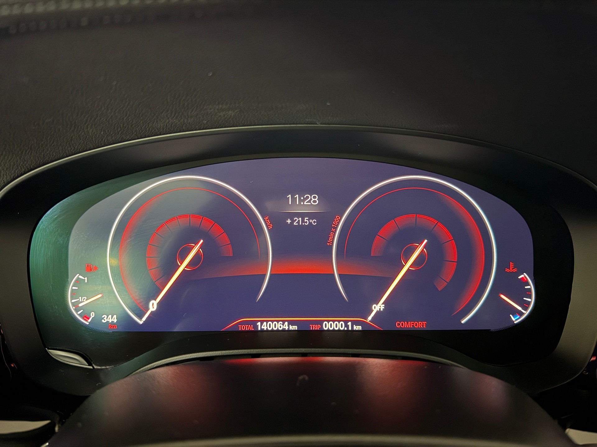 BMW 530i xDrive Touring Luxury Line Steptronic-image-6
