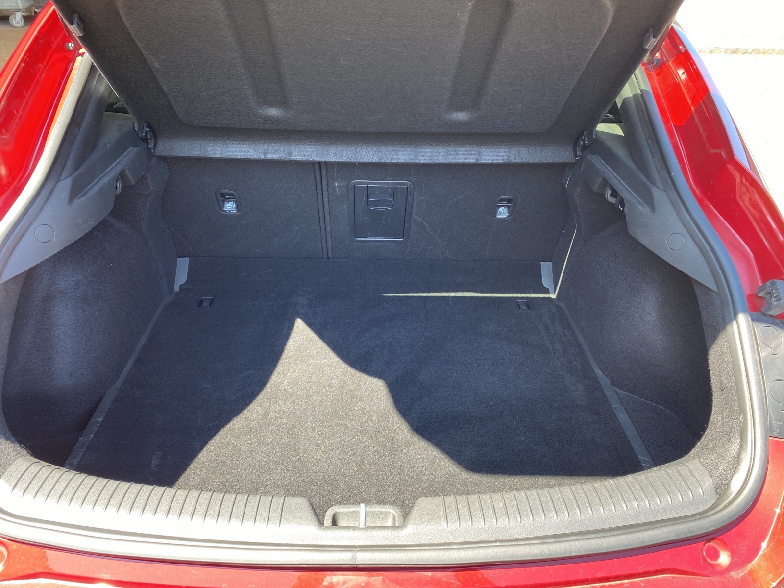 HYUNDAI i30 Fastback 1.5 T-GDi N-Line-image-11