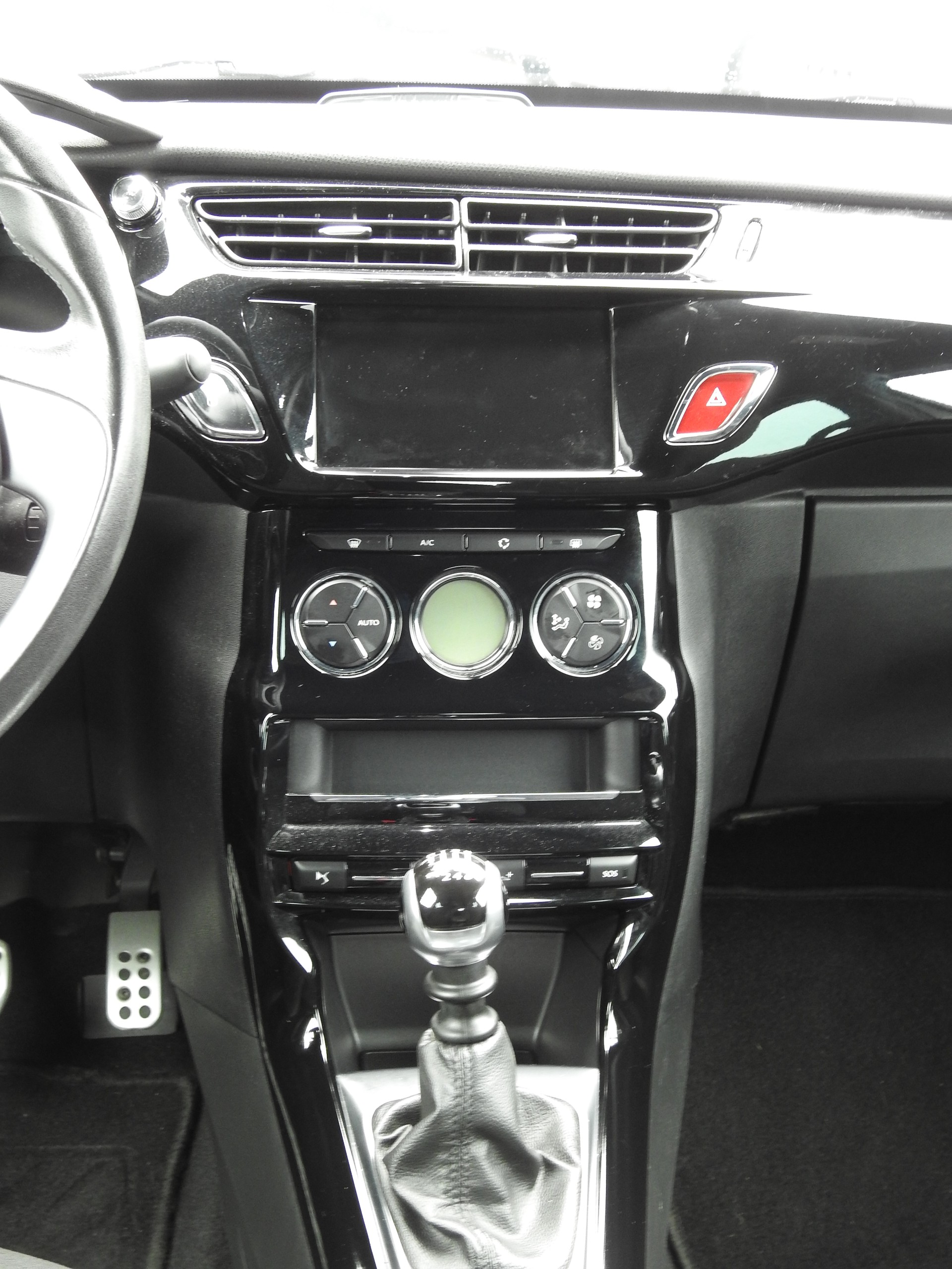 DS AUTOMOBILES DS3 Cabrio 1.6 THP SO Irrestible-image-15