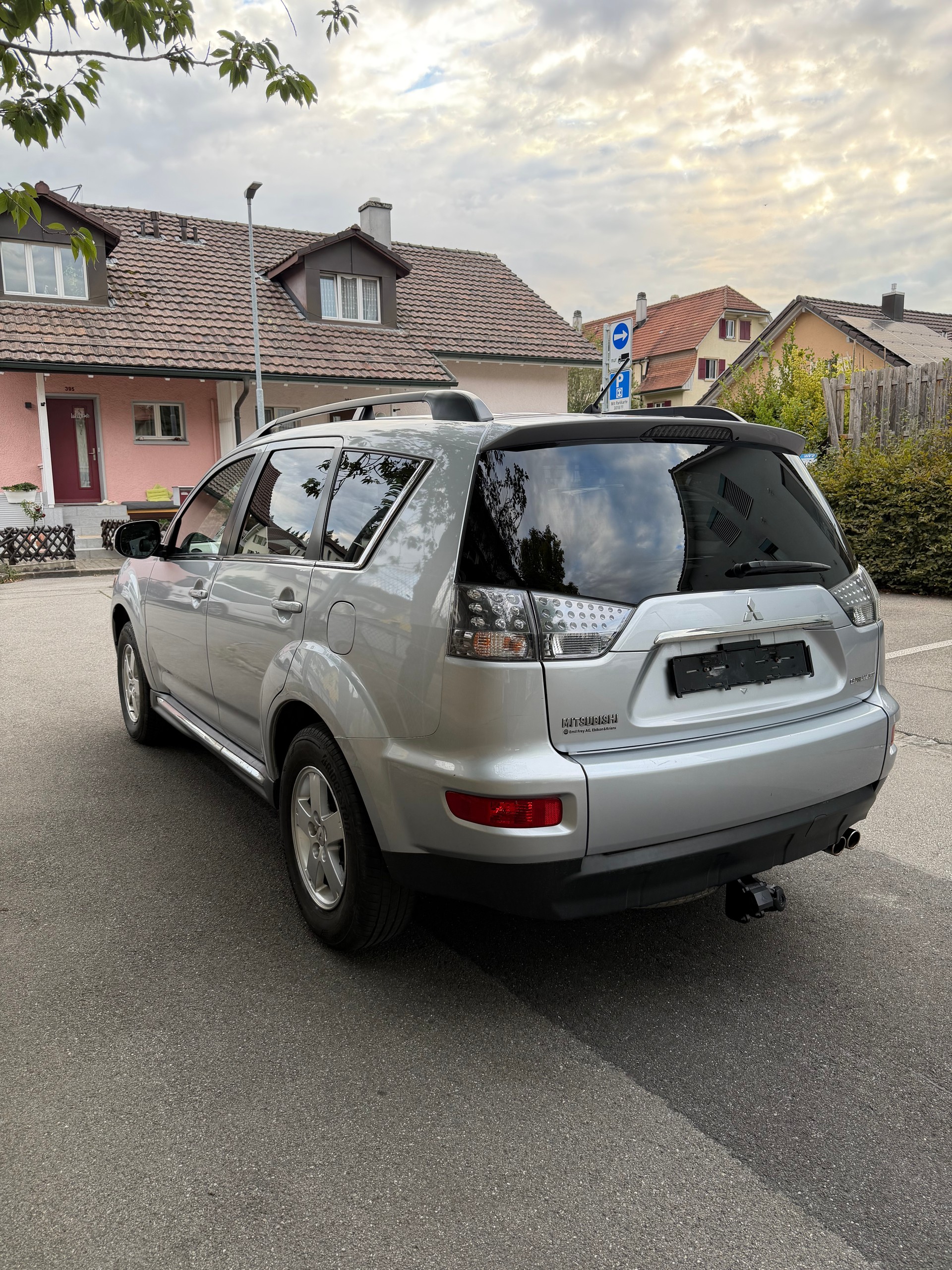 MITSUBISHI Outlander 2.2 DID Jubilé35 4WD-image-6