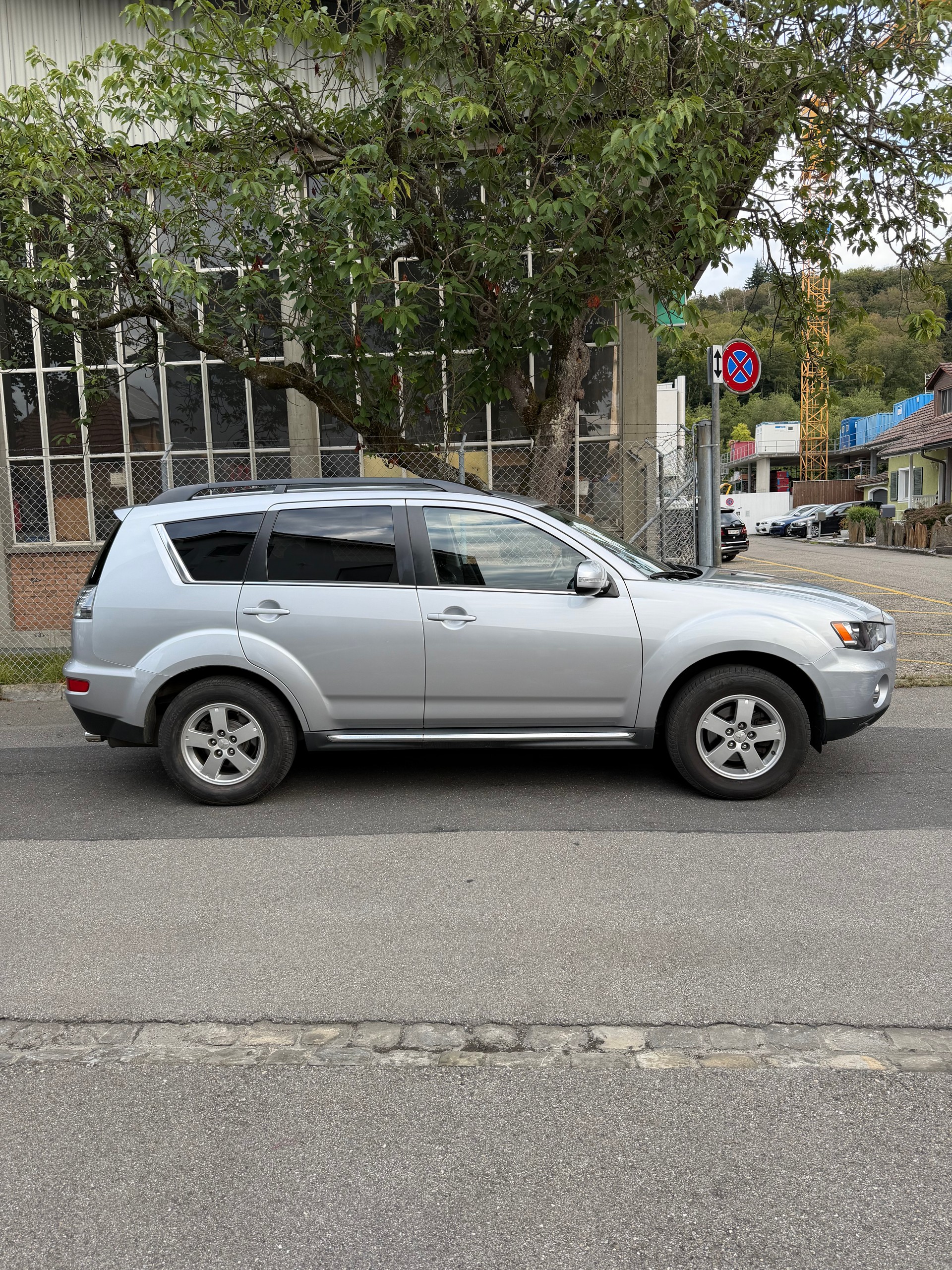 MITSUBISHI Outlander 2.2 DID Jubilé35 4WD-image-3