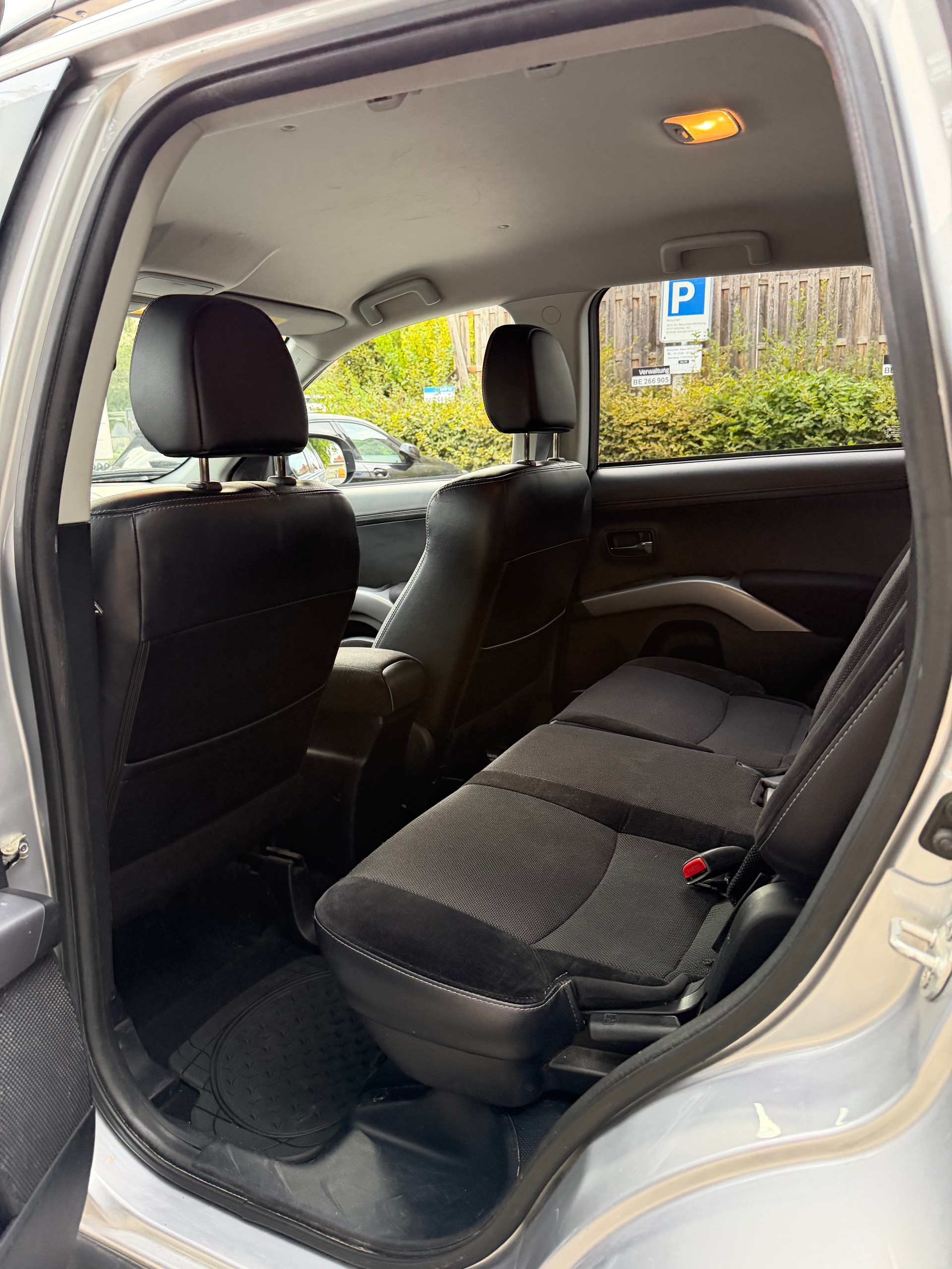 MITSUBISHI Outlander 2.2 DID Jubilé35 4WD-image-7