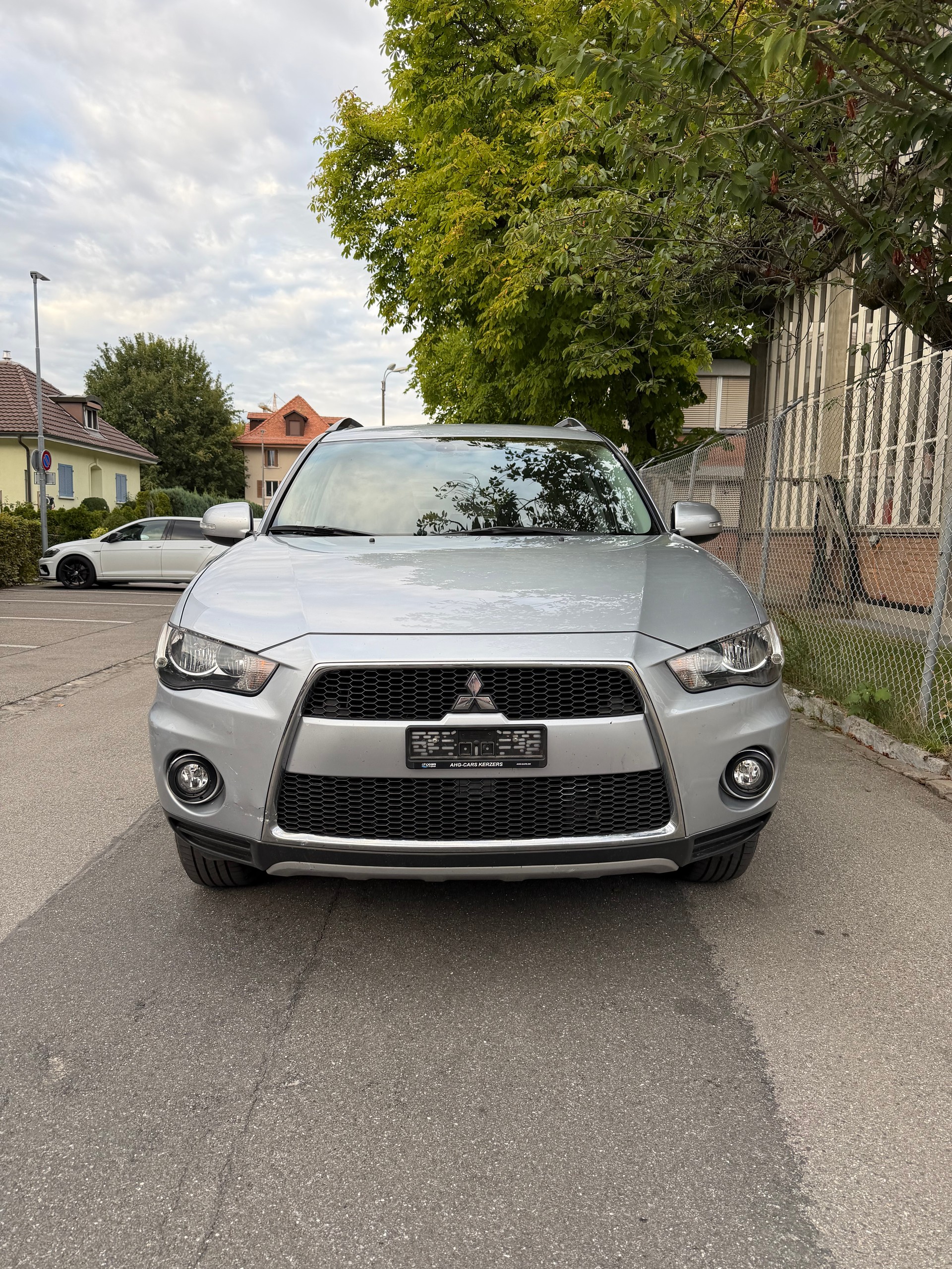 MITSUBISHI Outlander 2.2 DID Jubilé35 4WD-image-1