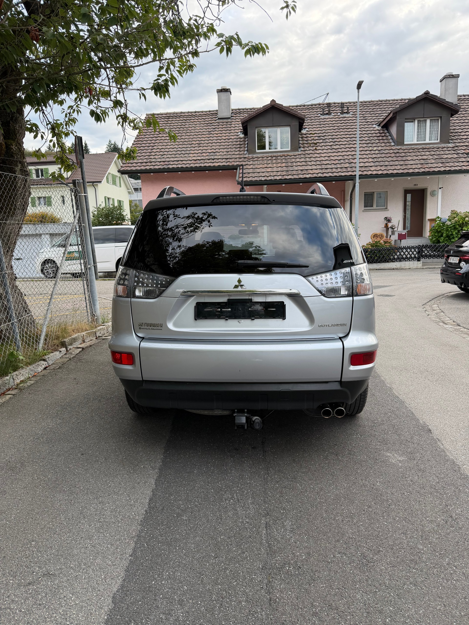 MITSUBISHI Outlander 2.2 DID Jubilé35 4WD-image-5