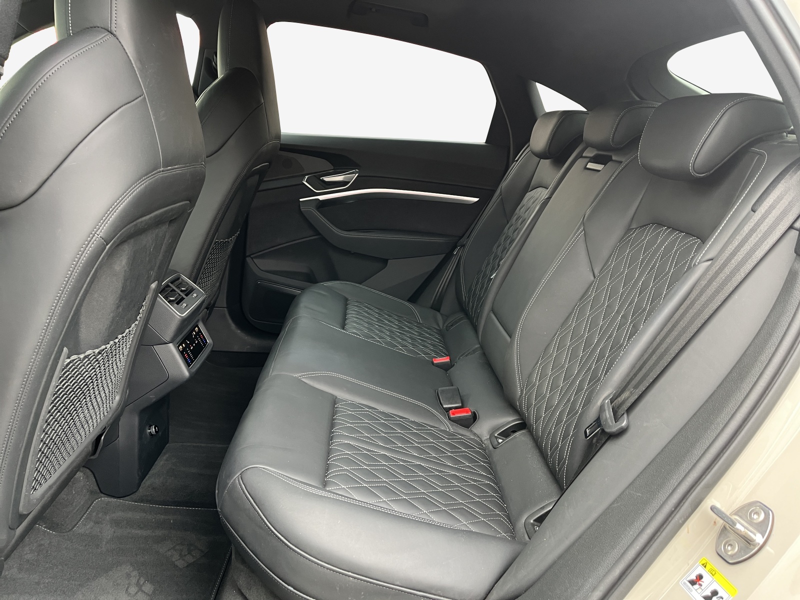 AUDI e-tron 55 Sportback S Line Black Edition quattro-image-11